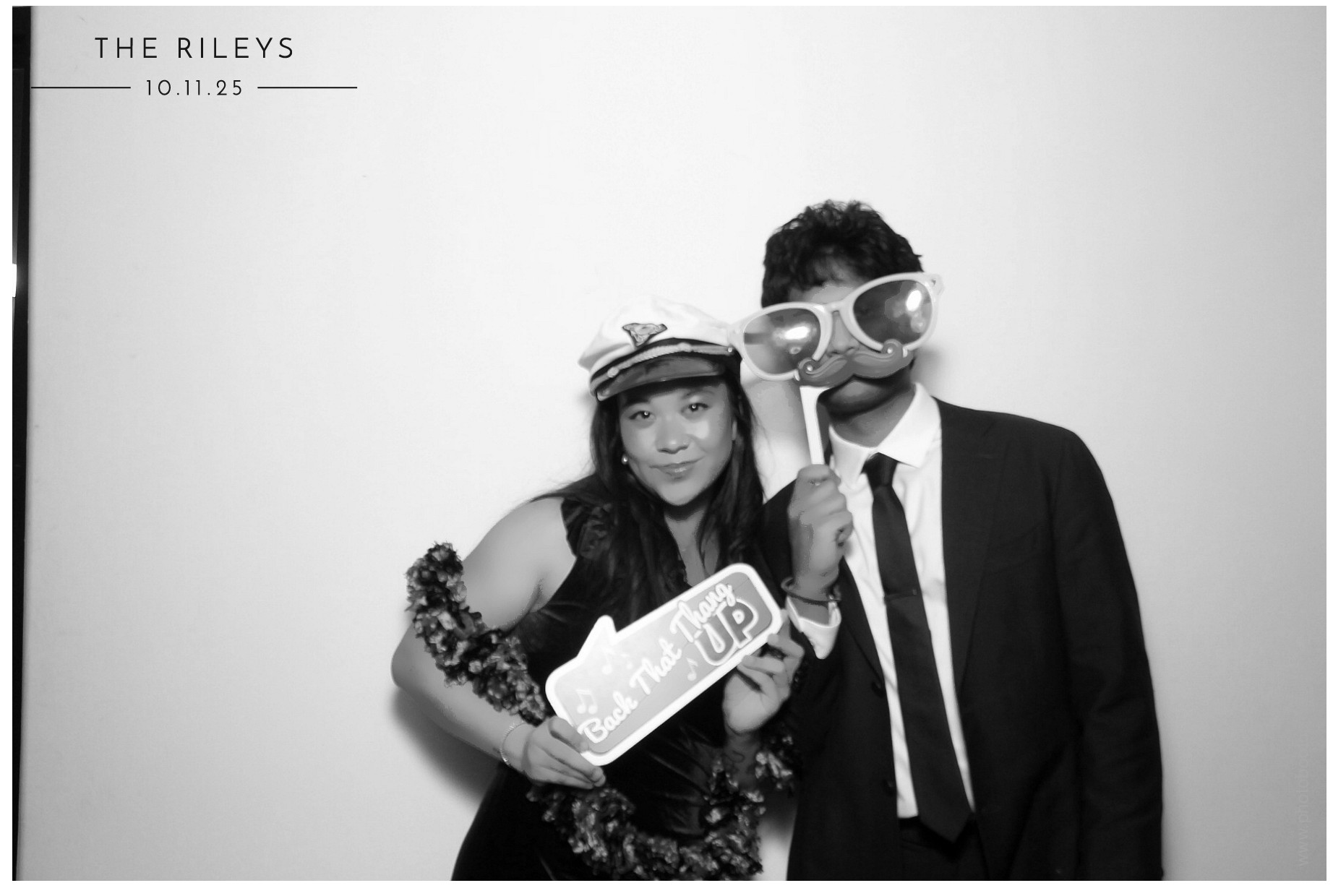 The Riley's | View more photos from the event at gallery.photoboothcincy.com/u/PhotoBoothCincy/The-Rileys