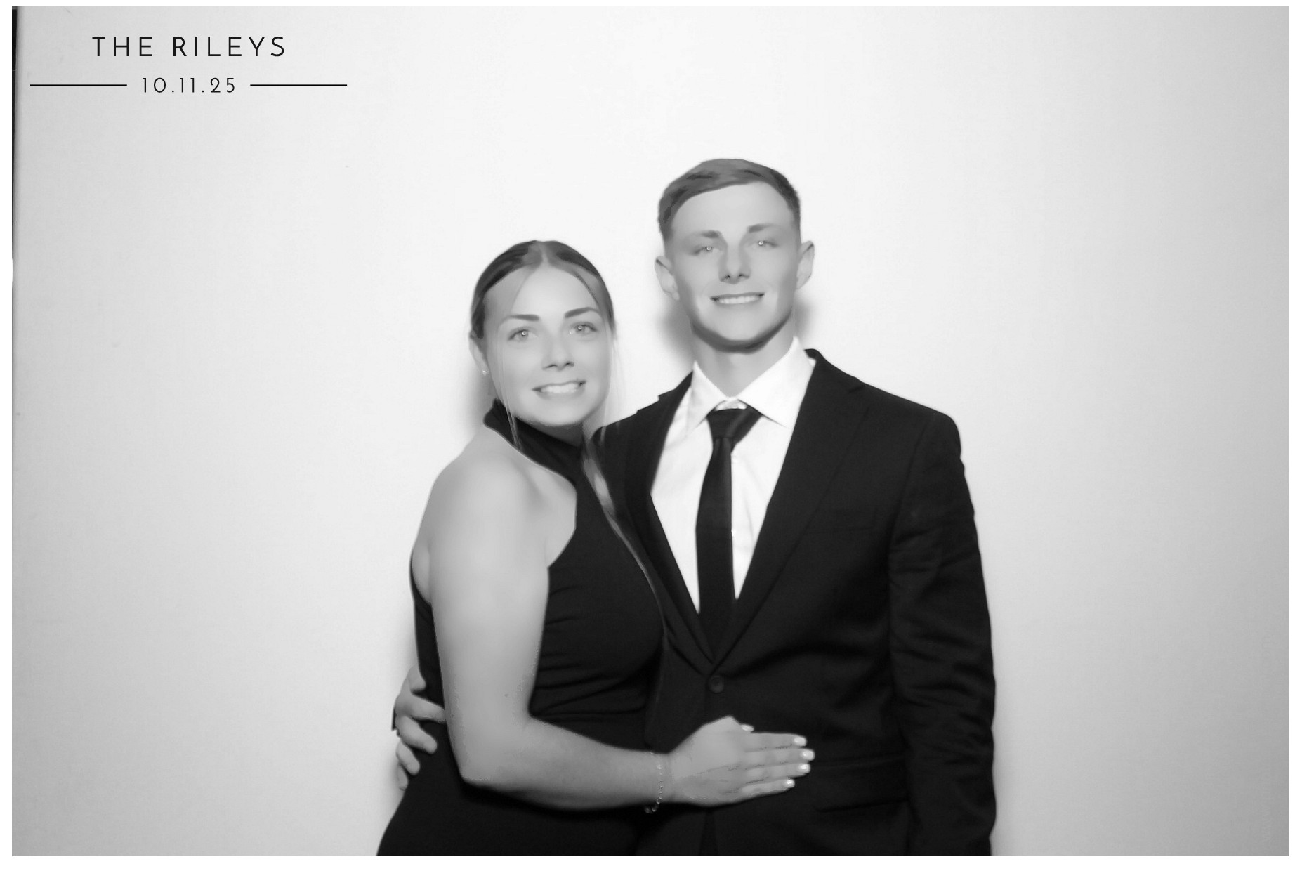 The Riley's | View more photos from the event at gallery.photoboothcincy.com/u/PhotoBoothCincy/The-Rileys