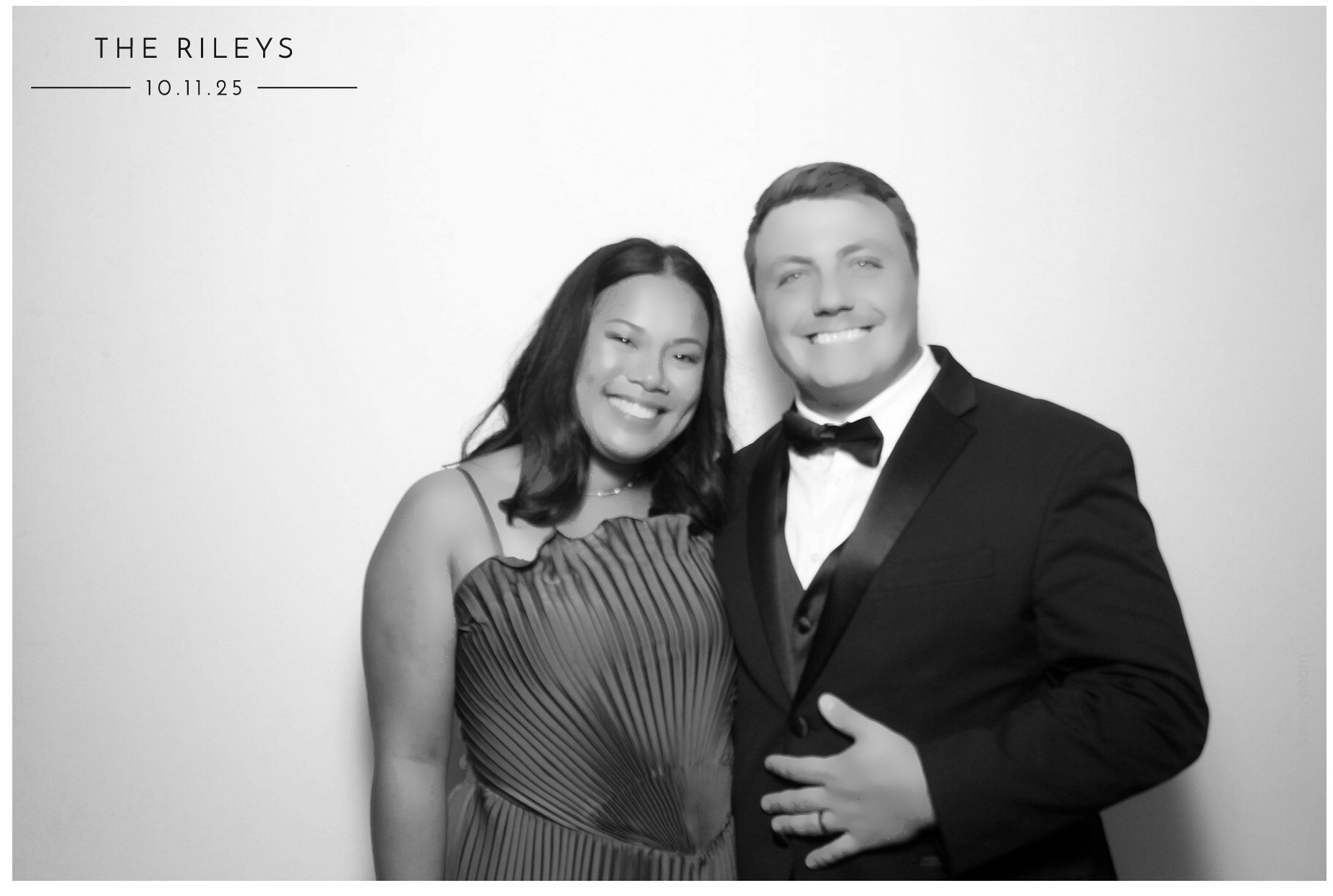 The Riley's | View more photos from the event at gallery.photoboothcincy.com/u/PhotoBoothCincy/The-Rileys