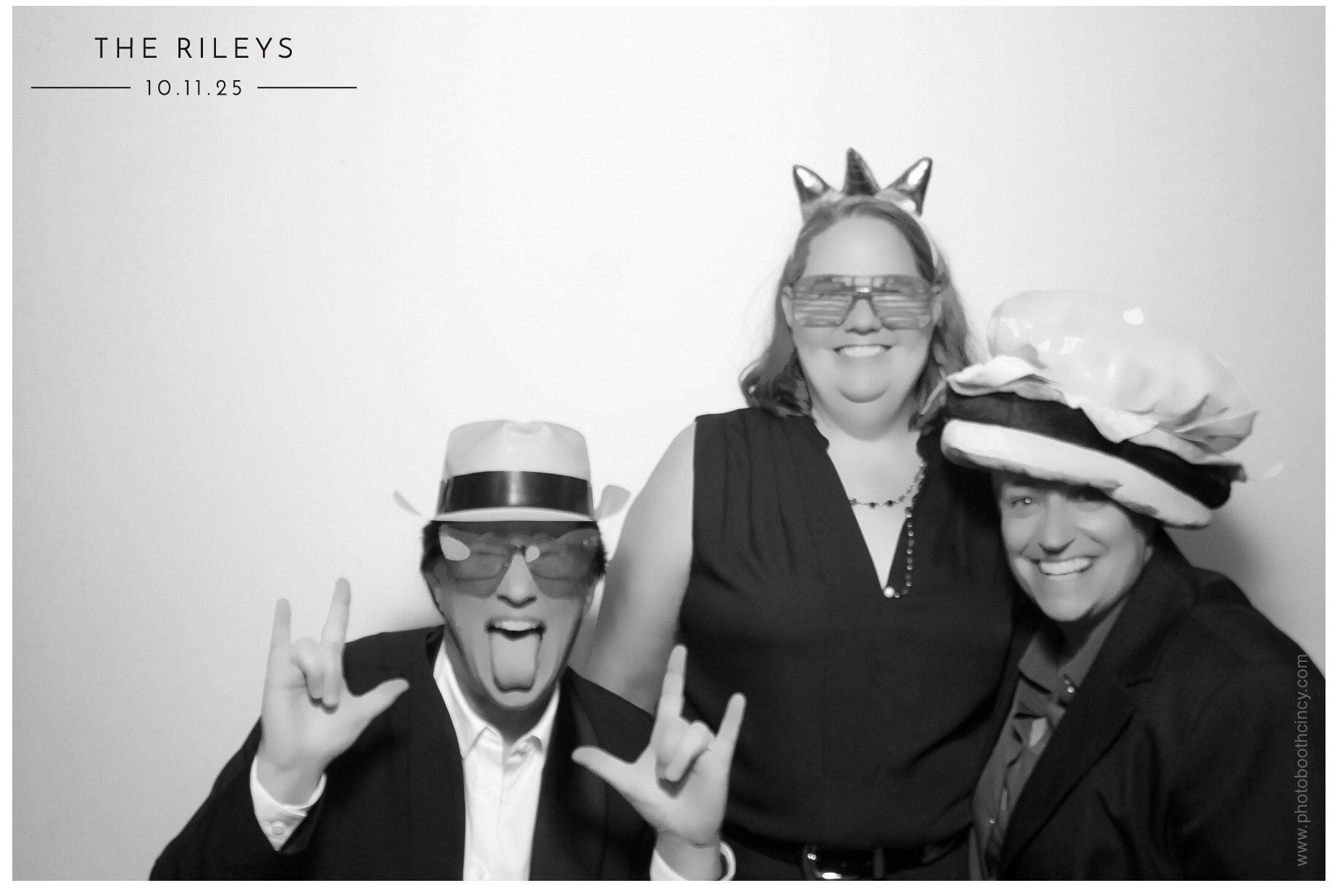 The Riley's | View more photos from the event at gallery.photoboothcincy.com/u/PhotoBoothCincy/The-Rileys