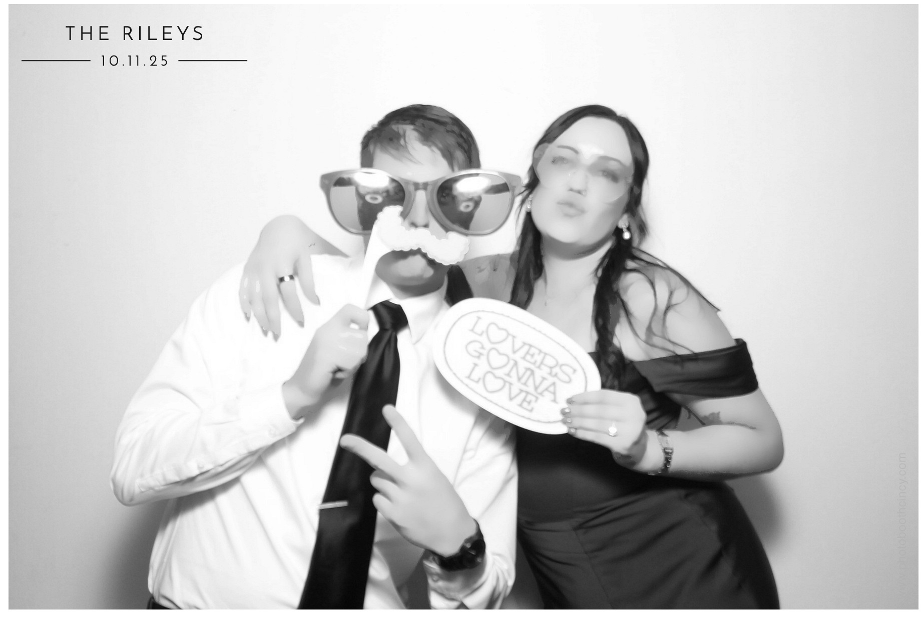 The Riley's | View more photos from the event at gallery.photoboothcincy.com/u/PhotoBoothCincy/The-Rileys