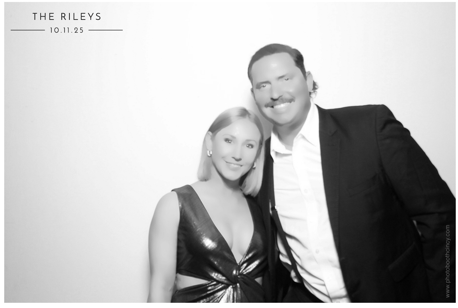 The Riley's | View more photos from the event at gallery.photoboothcincy.com/u/PhotoBoothCincy/The-Rileys