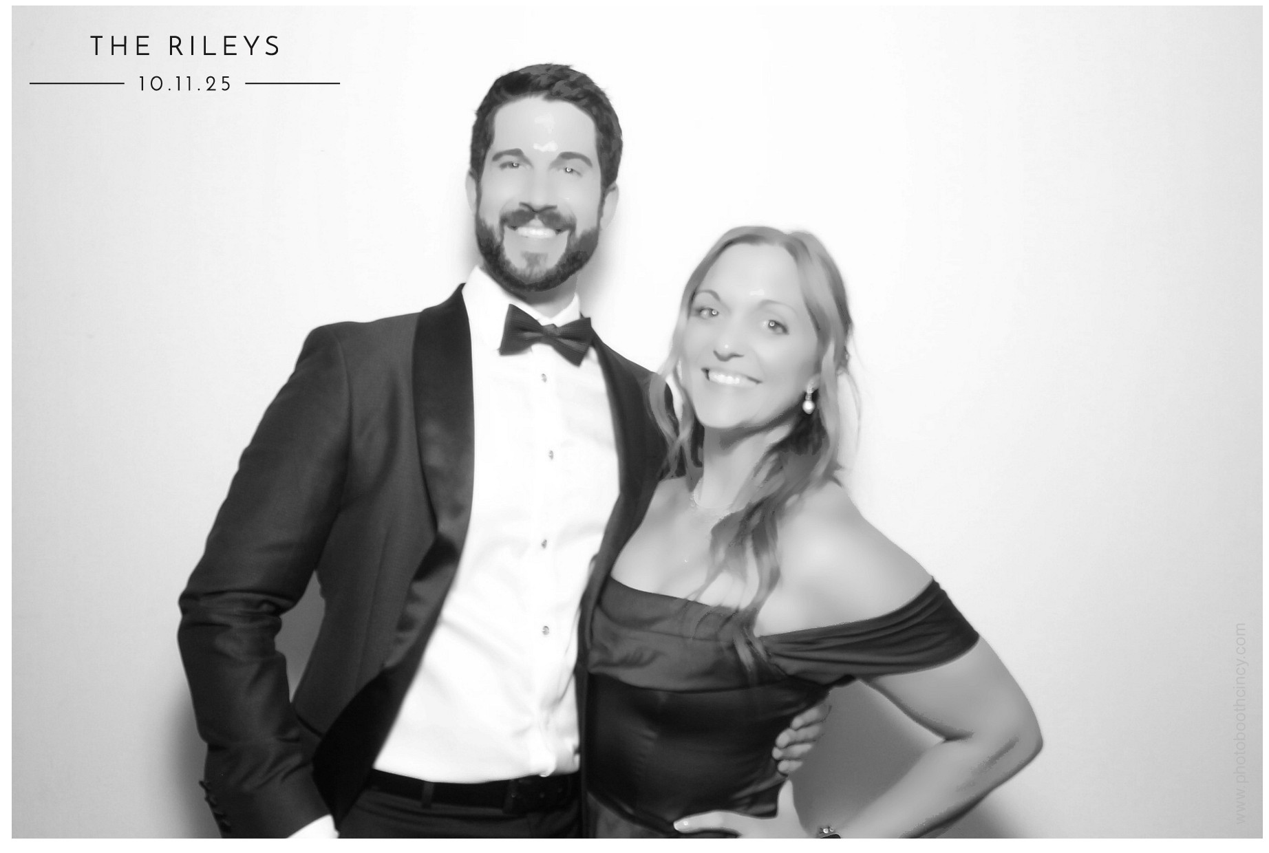 The Riley's | View more photos from the event at gallery.photoboothcincy.com/u/PhotoBoothCincy/The-Rileys