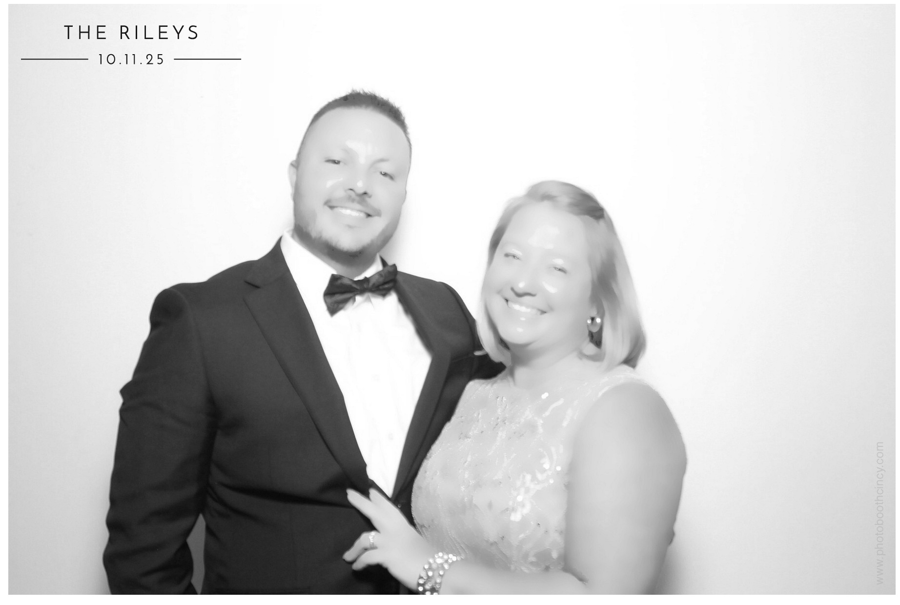 The Riley's | View more photos from the event at gallery.photoboothcincy.com/u/PhotoBoothCincy/The-Rileys