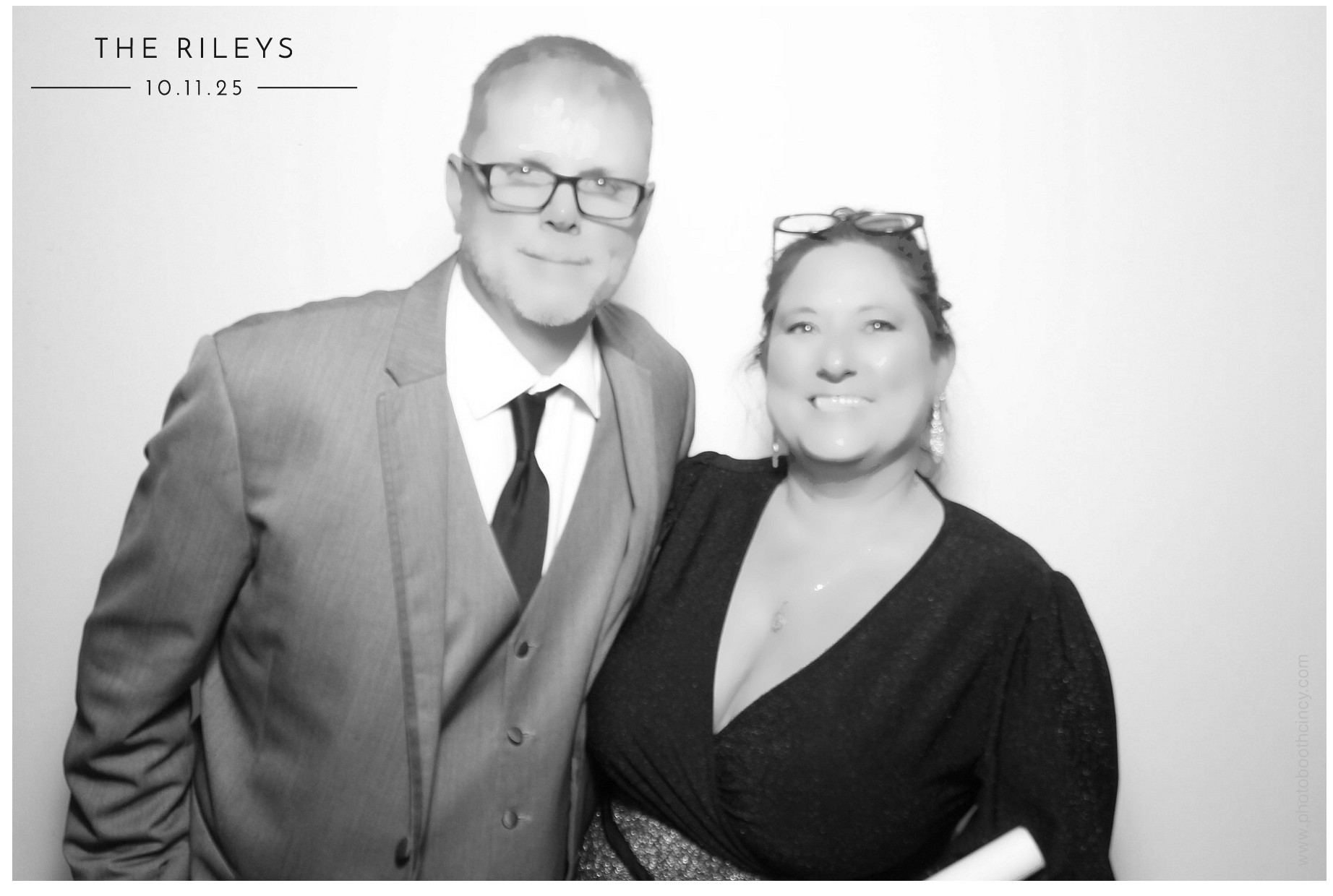 The Riley's | View more photos from the event at gallery.photoboothcincy.com/u/PhotoBoothCincy/The-Rileys