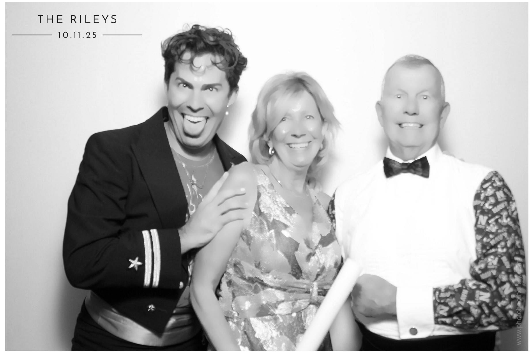The Riley's | View more photos from the event at gallery.photoboothcincy.com/u/PhotoBoothCincy/The-Rileys