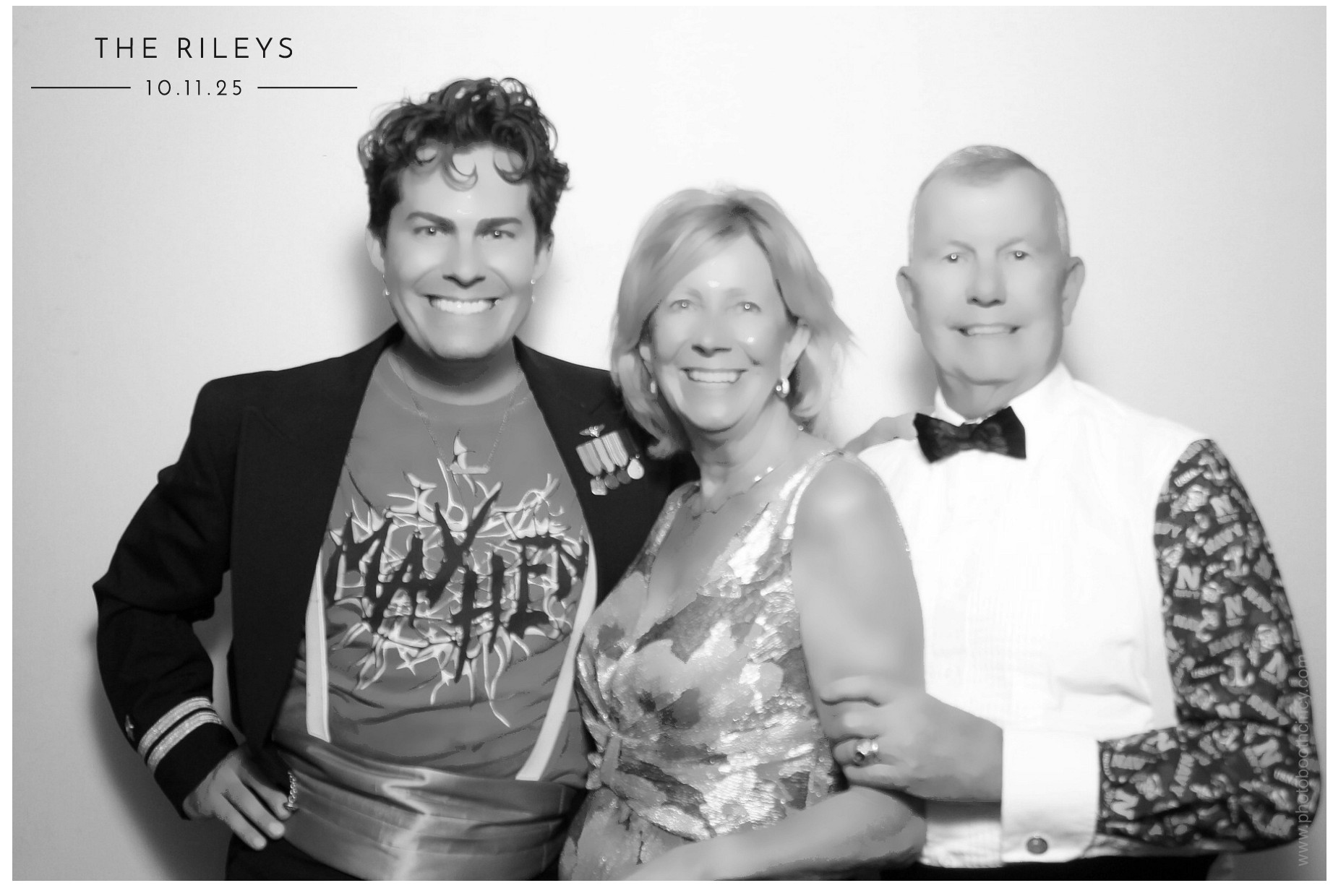 The Riley's | View more photos from the event at gallery.photoboothcincy.com/u/PhotoBoothCincy/The-Rileys