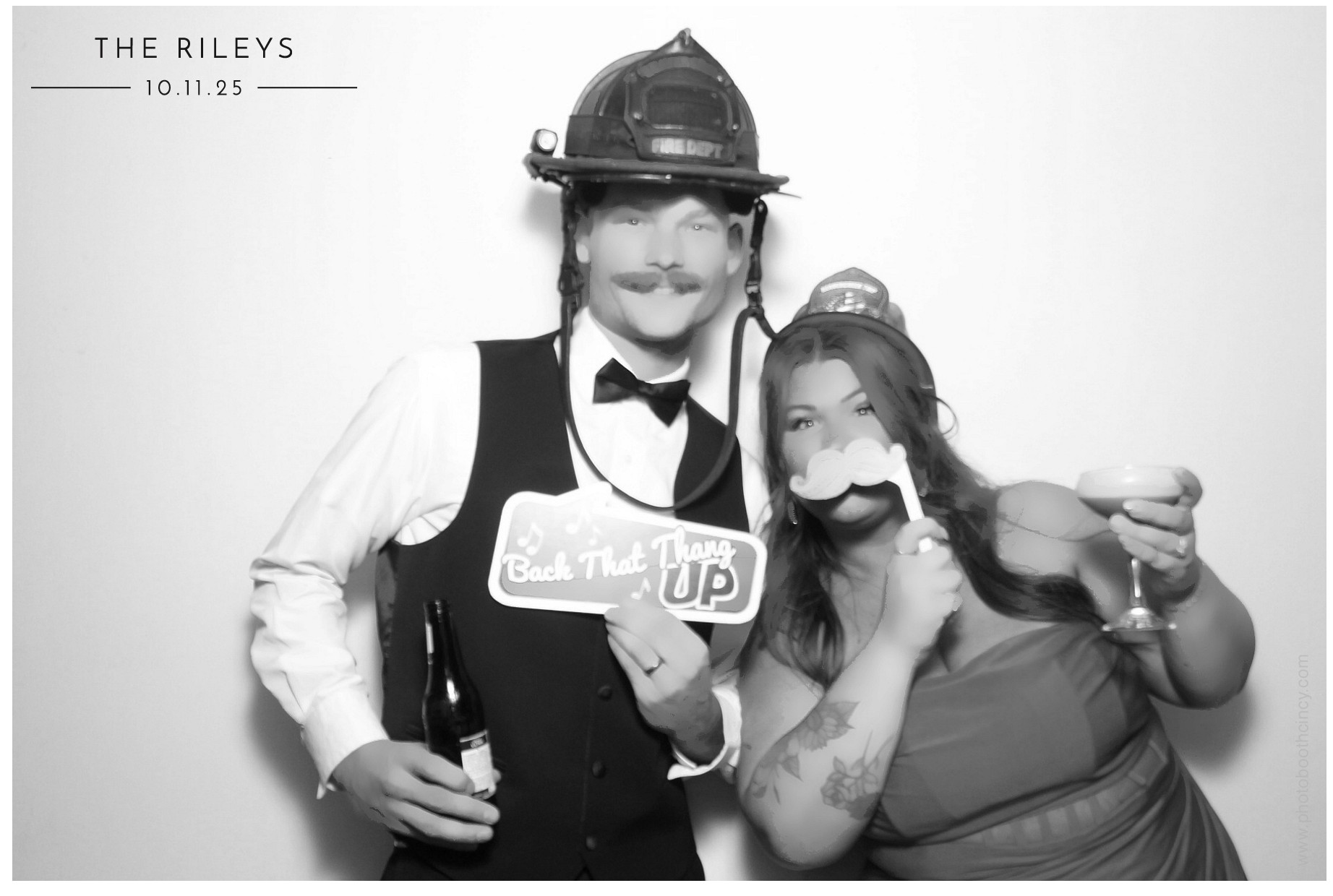 The Riley's | View more photos from the event at gallery.photoboothcincy.com/u/PhotoBoothCincy/The-Rileys