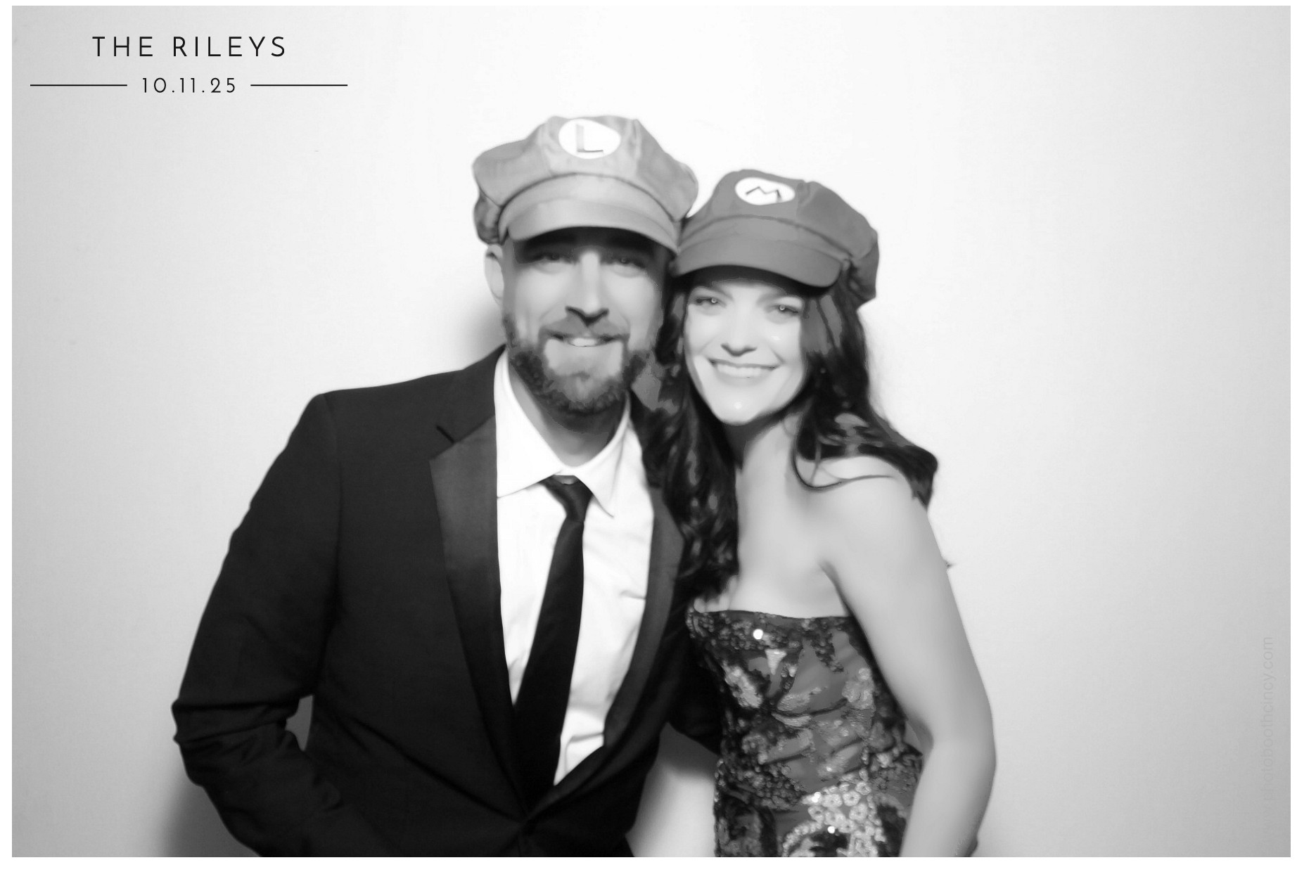 The Riley's | View more photos from the event at gallery.photoboothcincy.com/u/PhotoBoothCincy/The-Rileys
