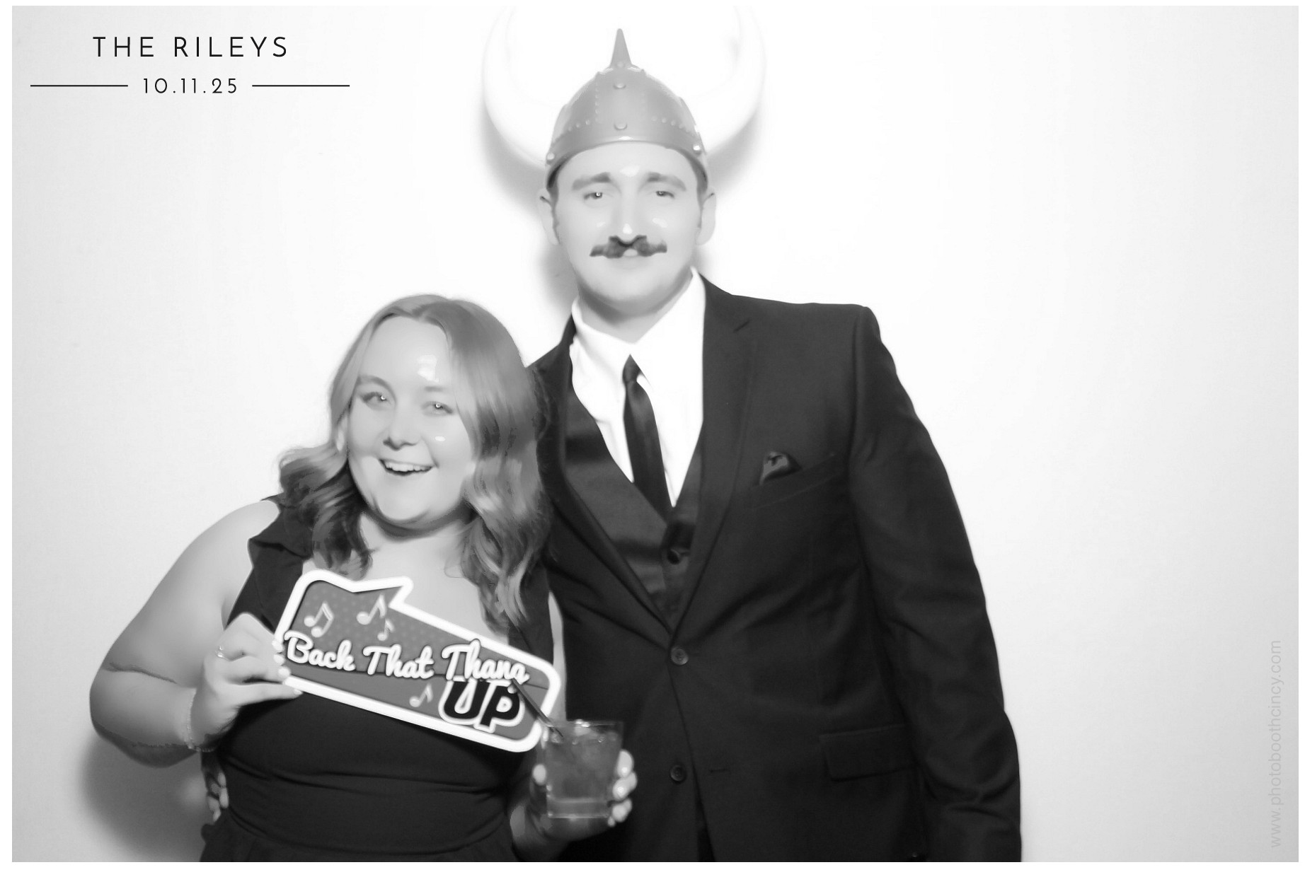 The Riley's | View more photos from the event at gallery.photoboothcincy.com/u/PhotoBoothCincy/The-Rileys