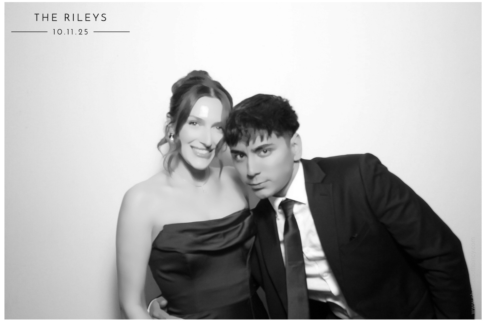 The Riley's | View more photos from the event at gallery.photoboothcincy.com/u/PhotoBoothCincy/The-Rileys