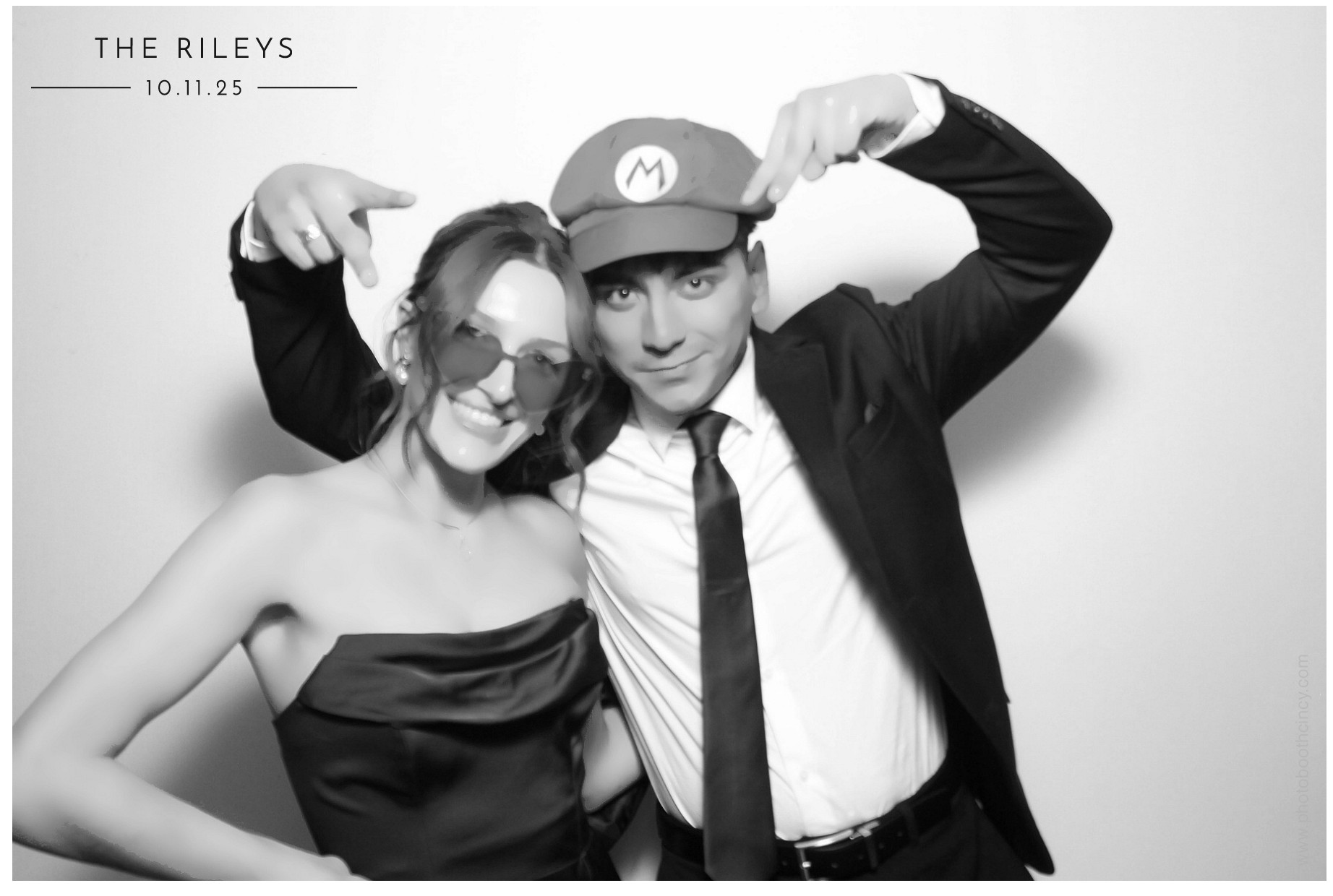 The Riley's | View more photos from the event at gallery.photoboothcincy.com/u/PhotoBoothCincy/The-Rileys