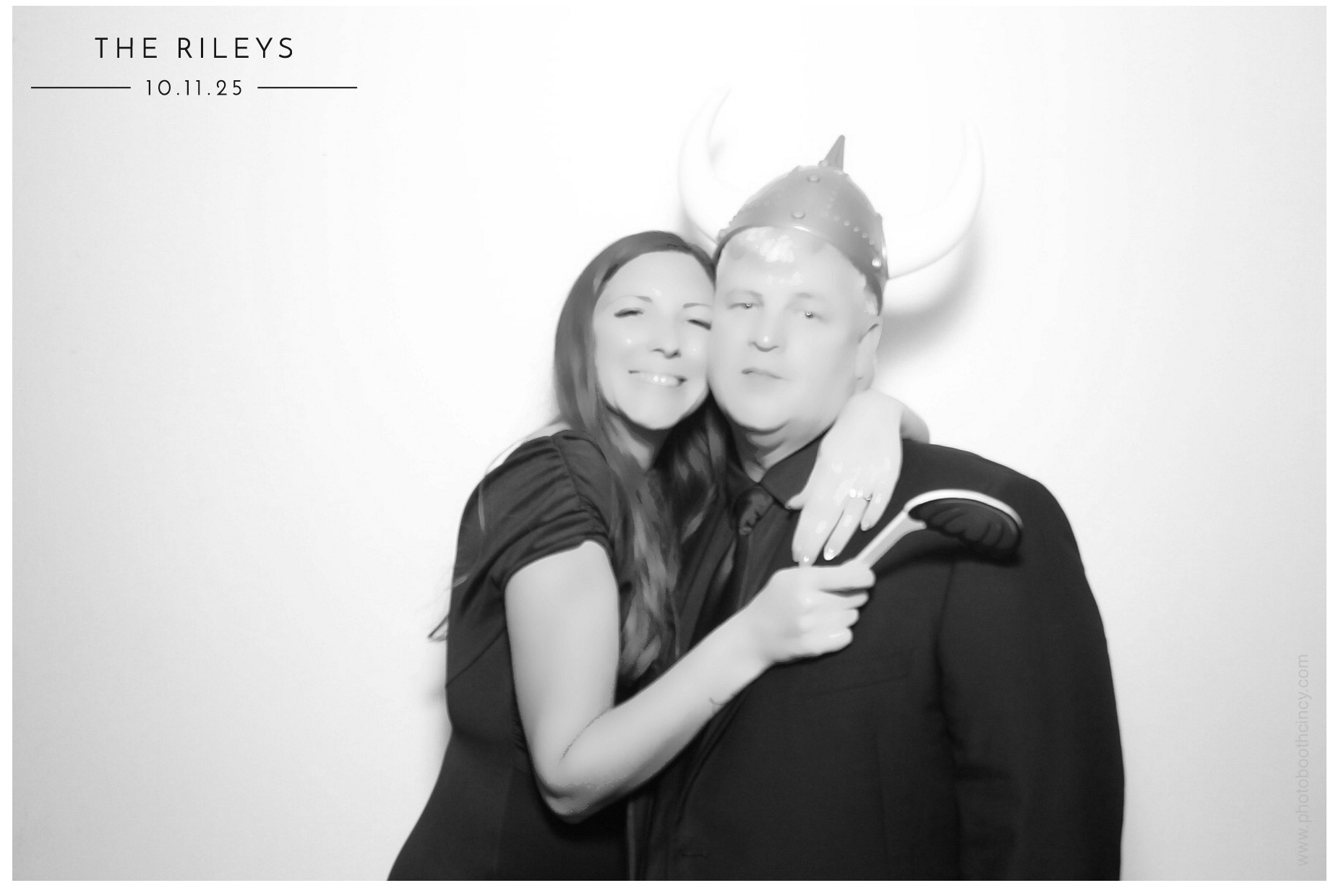 The Riley's | View more photos from the event at gallery.photoboothcincy.com/u/PhotoBoothCincy/The-Rileys