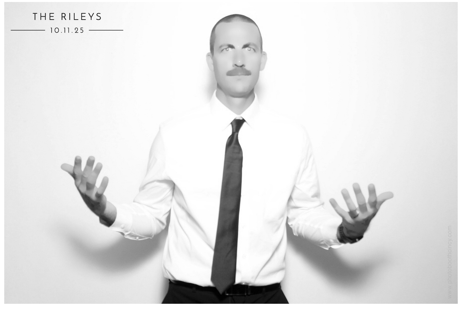 The Riley's | View more photos from the event at gallery.photoboothcincy.com/u/PhotoBoothCincy/The-Rileys