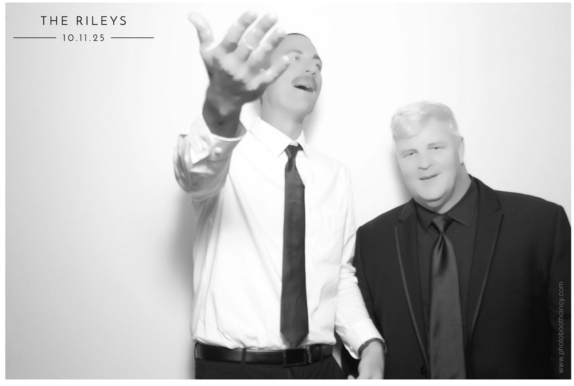 The Riley's | View more photos from the event at gallery.photoboothcincy.com/u/PhotoBoothCincy/The-Rileys