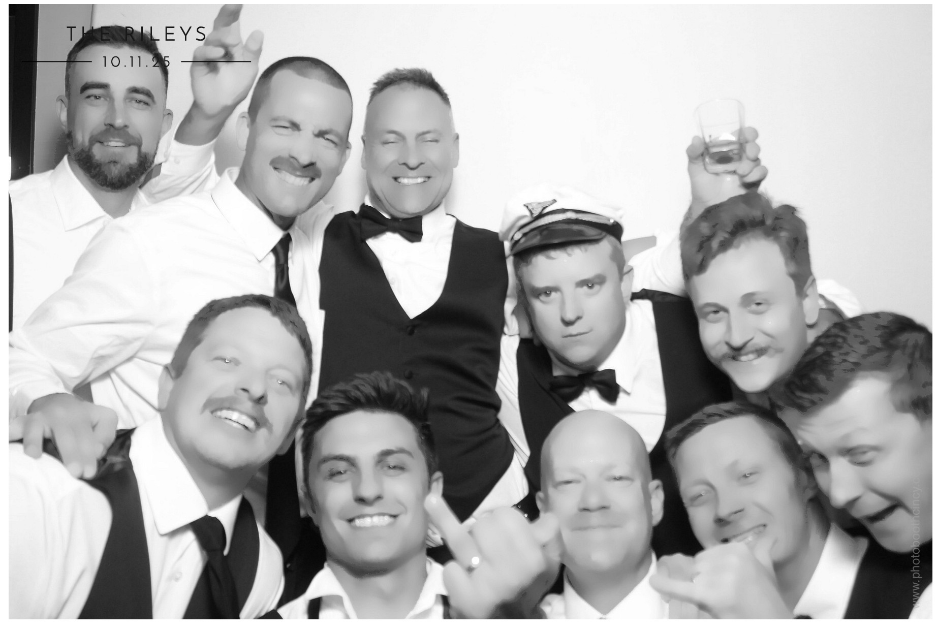 The Riley's | View more photos from the event at gallery.photoboothcincy.com/u/PhotoBoothCincy/The-Rileys