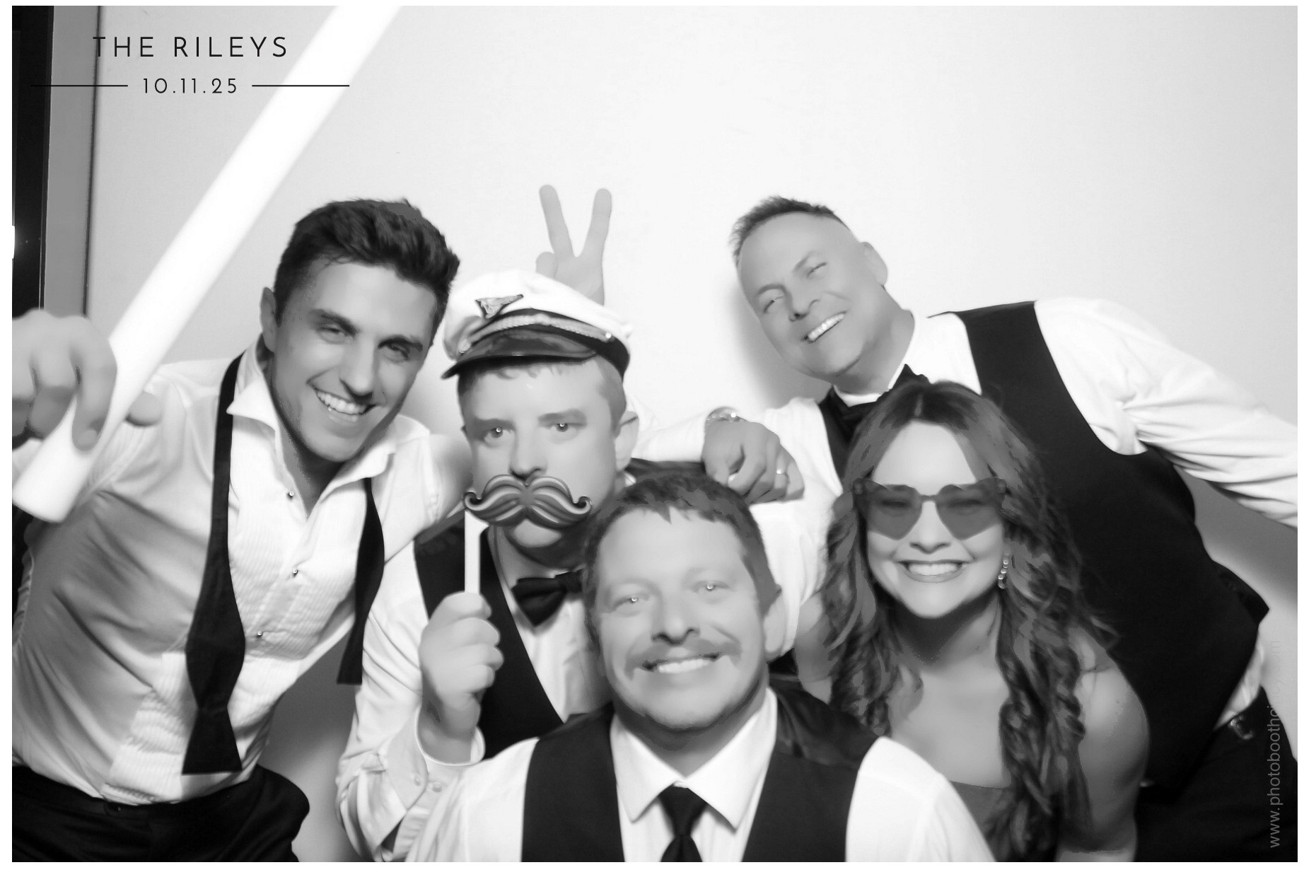 The Riley's | View more photos from the event at gallery.photoboothcincy.com/u/PhotoBoothCincy/The-Rileys