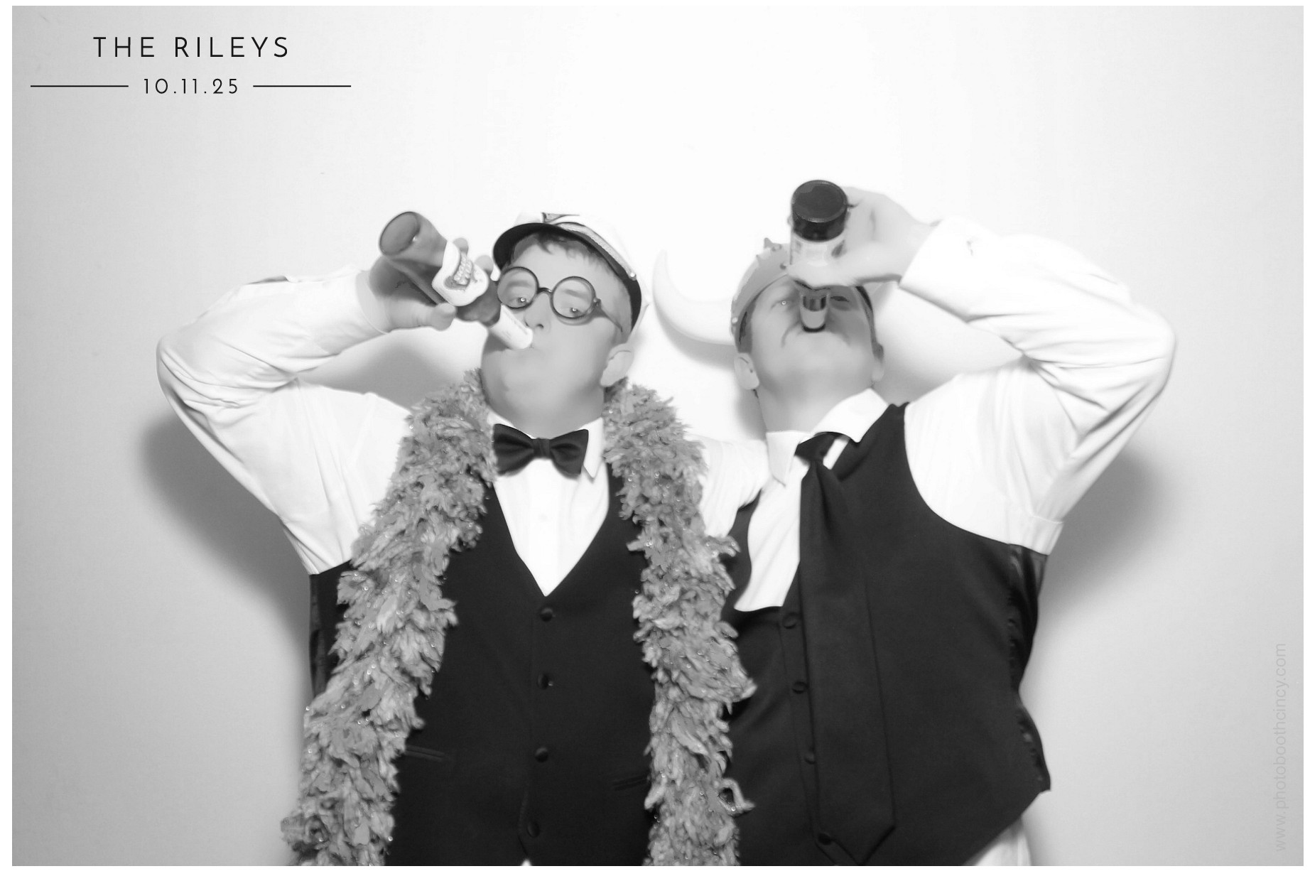 The Riley's | View more photos from the event at gallery.photoboothcincy.com/u/PhotoBoothCincy/The-Rileys