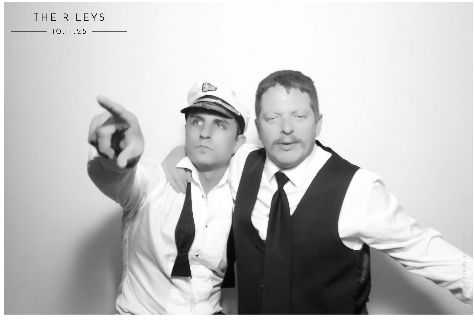 The Riley's | View more photos from the event at gallery.photoboothcincy.com/u/PhotoBoothCincy/The-Rileys
