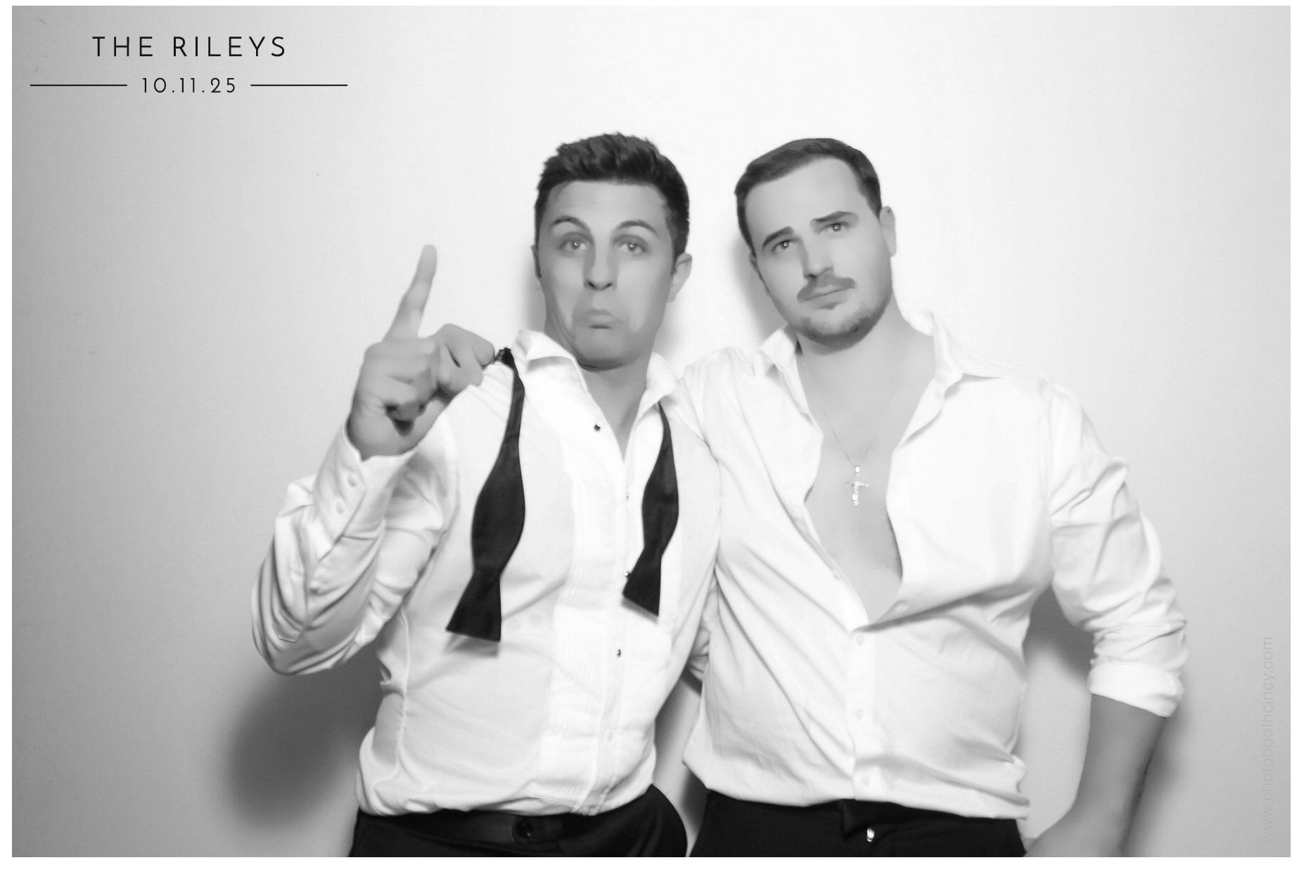The Riley's | View more photos from the event at gallery.photoboothcincy.com/u/PhotoBoothCincy/The-Rileys