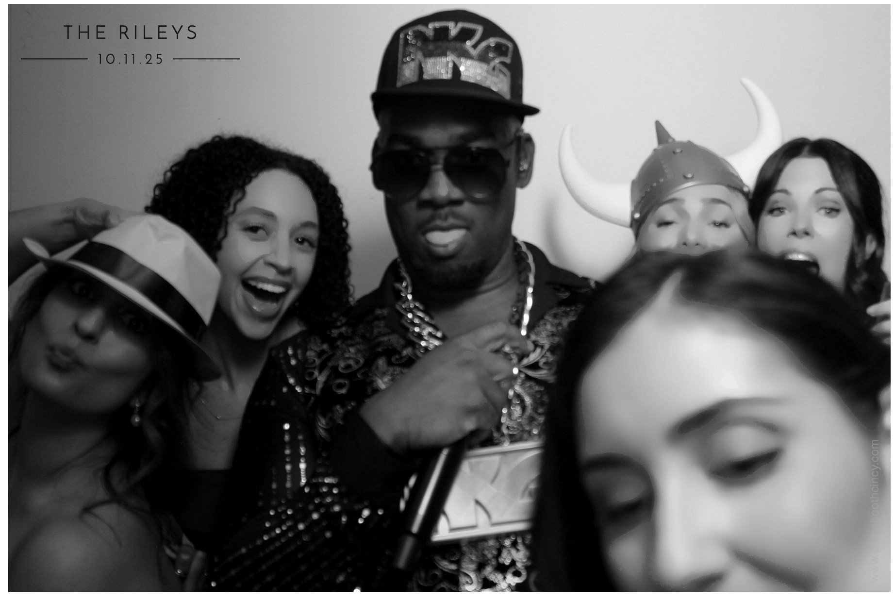 The Riley's | View more photos from the event at gallery.photoboothcincy.com/u/PhotoBoothCincy/The-Rileys