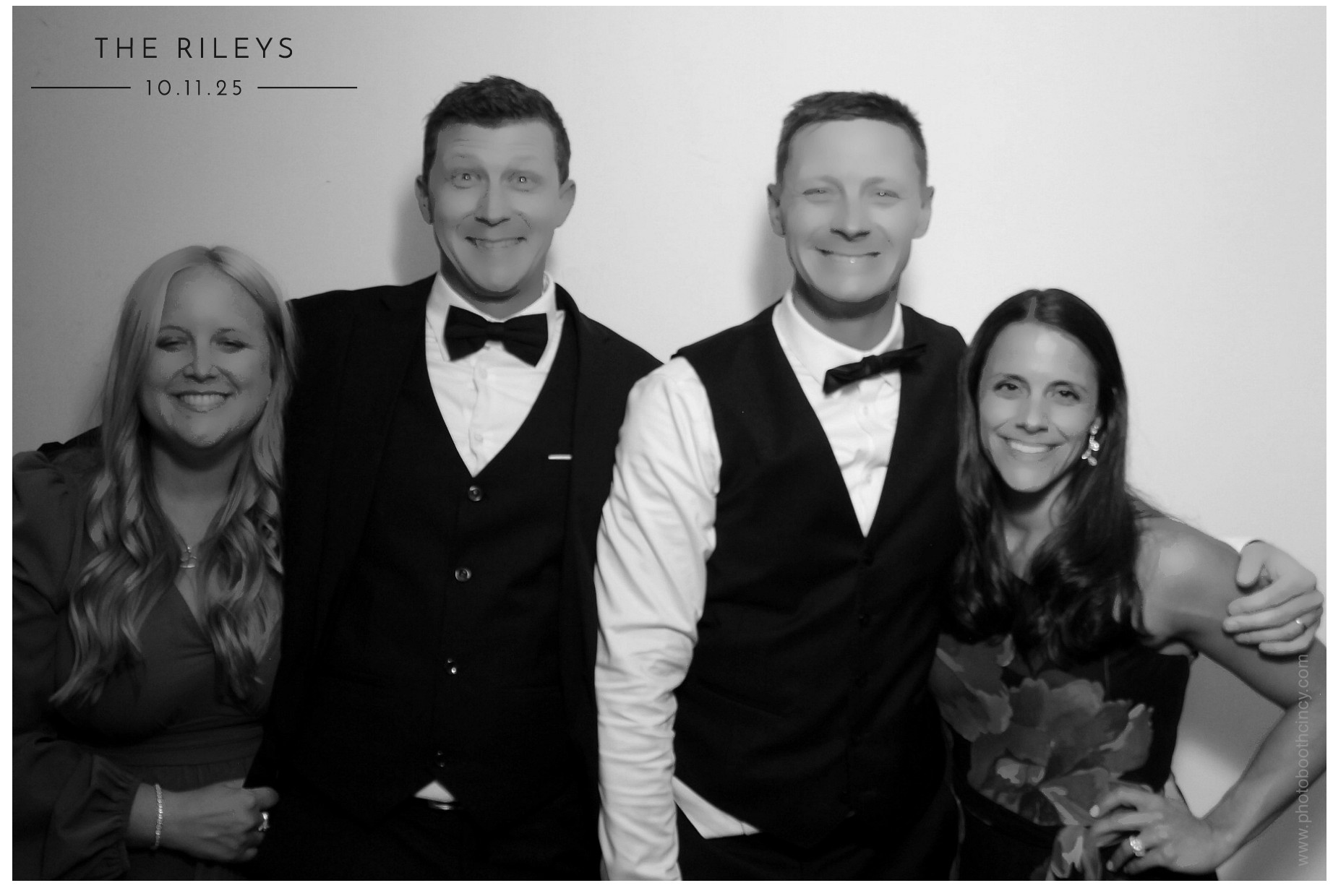 The Riley's | View more photos from the event at gallery.photoboothcincy.com/u/PhotoBoothCincy/The-Rileys