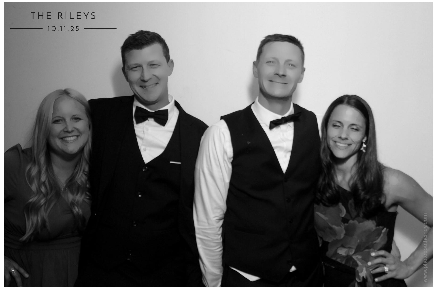 The Riley's | View more photos from the event at gallery.photoboothcincy.com/u/PhotoBoothCincy/The-Rileys