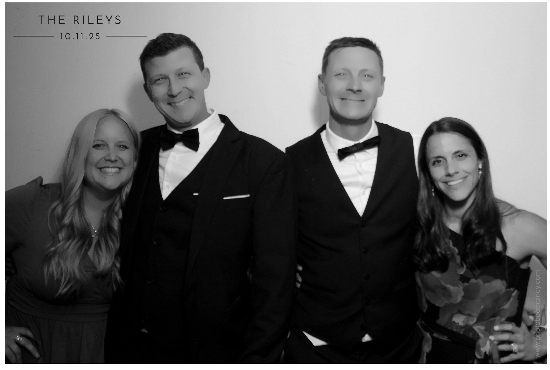 The Riley's | View more photos from the event at gallery.photoboothcincy.com/u/PhotoBoothCincy/The-Rileys