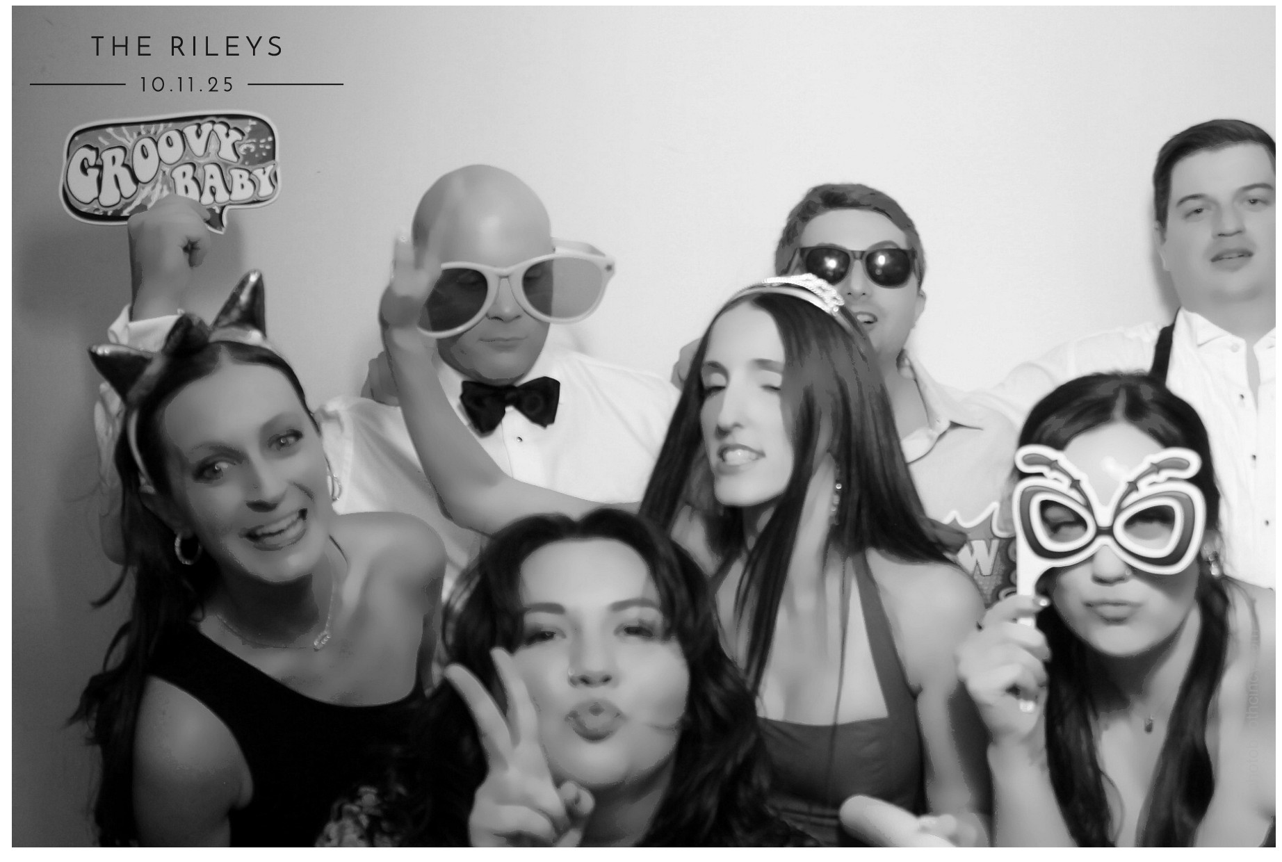 The Riley's | View more photos from the event at gallery.photoboothcincy.com/u/PhotoBoothCincy/The-Rileys
