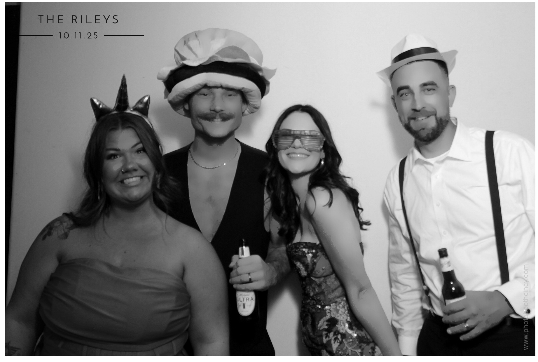 The Riley's | View more photos from the event at gallery.photoboothcincy.com/u/PhotoBoothCincy/The-Rileys