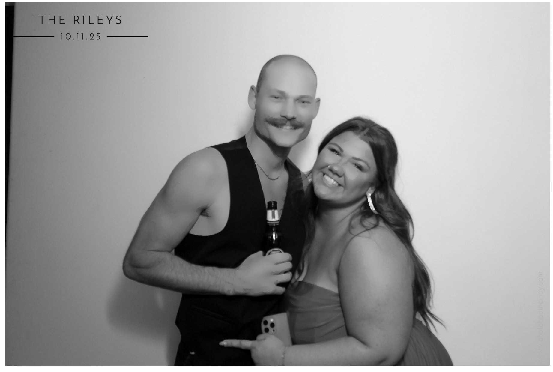 The Riley's | View more photos from the event at gallery.photoboothcincy.com/u/PhotoBoothCincy/The-Rileys