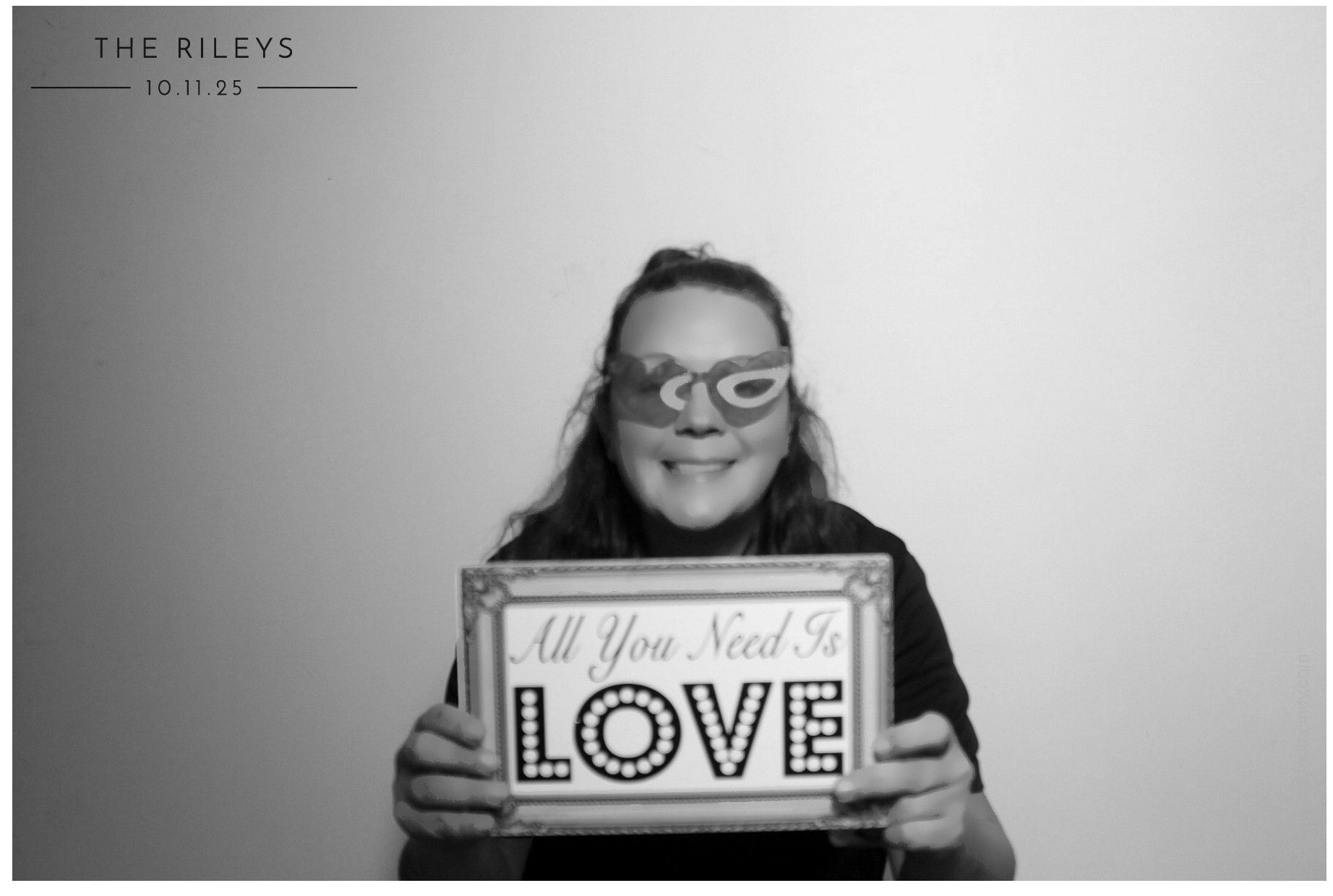 The Riley's | View more photos from the event at gallery.photoboothcincy.com/u/PhotoBoothCincy/The-Rileys