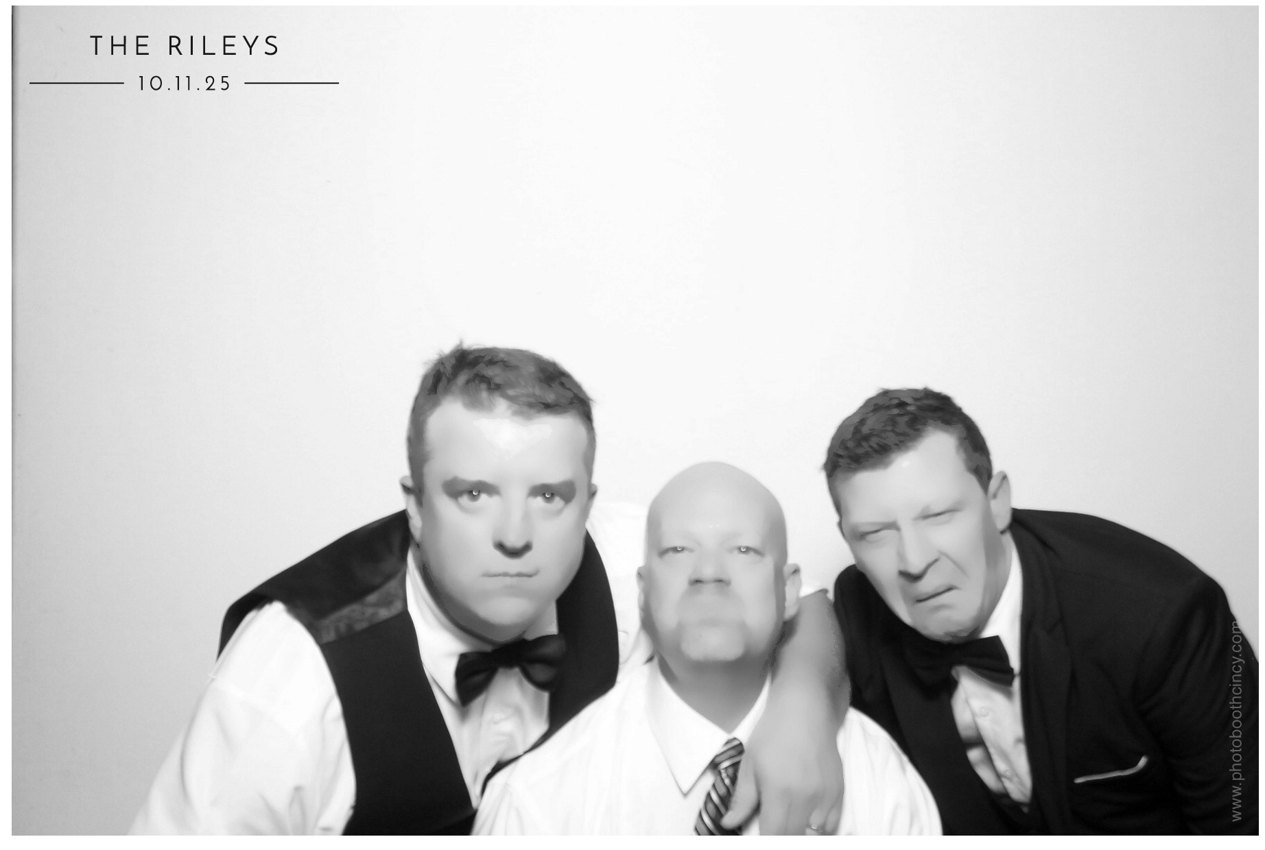 The Riley's | View more photos from the event at gallery.photoboothcincy.com/u/PhotoBoothCincy/The-Rileys