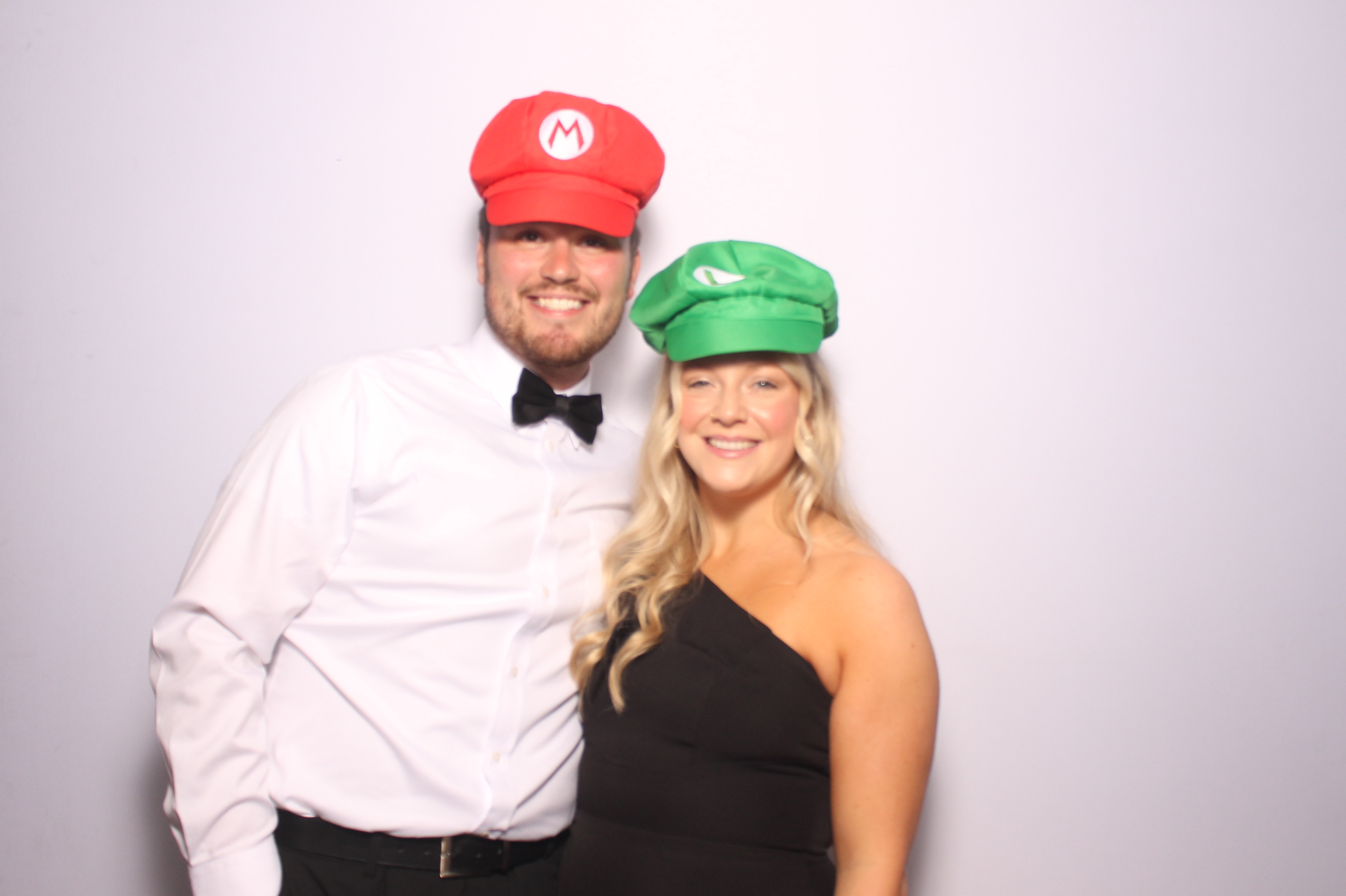 The Riley's | View more photos from the event at gallery.photoboothcincy.com/u/PhotoBoothCincy/The-Rileys