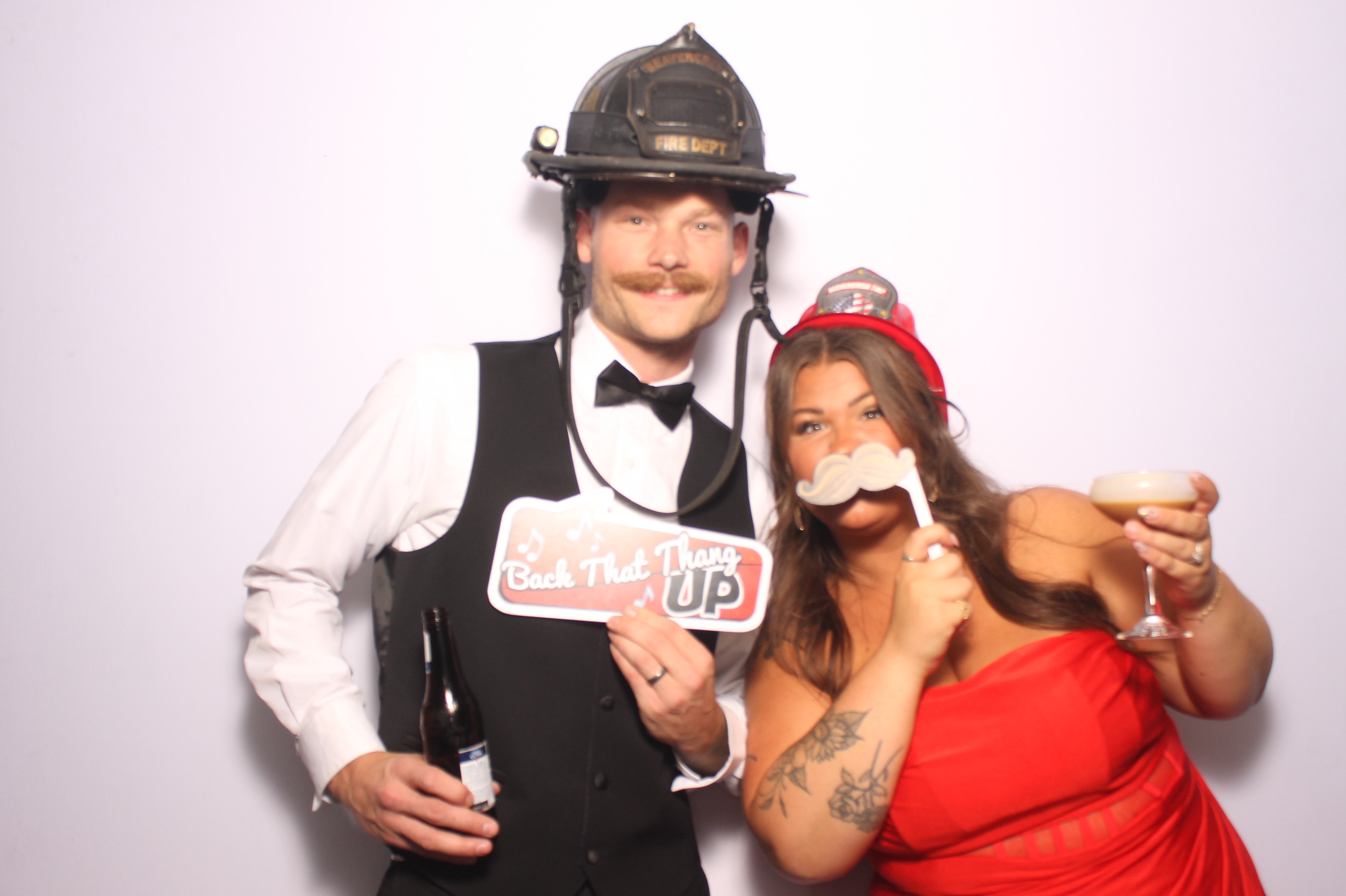 The Riley's | View more photos from the event at gallery.photoboothcincy.com/u/PhotoBoothCincy/The-Rileys