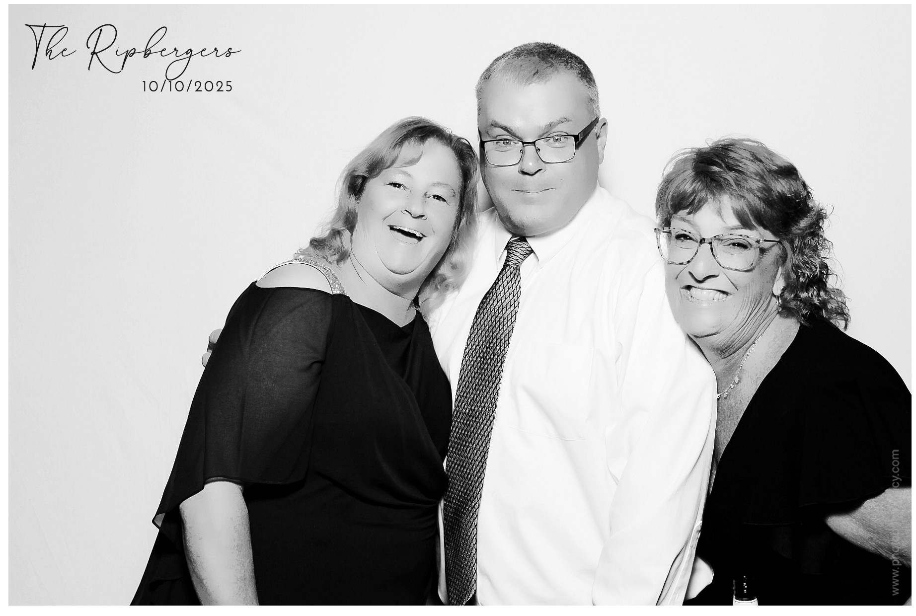 The Ripbergers | View more photos from the event at gallery.photoboothcincy.com/u/PhotoBoothCincy/The-Ripbergers