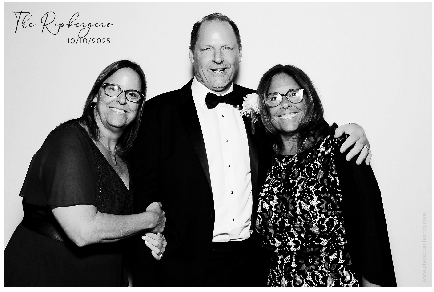 The Ripbergers | View more photos from the event at gallery.photoboothcincy.com/u/PhotoBoothCincy/The-Ripbergers