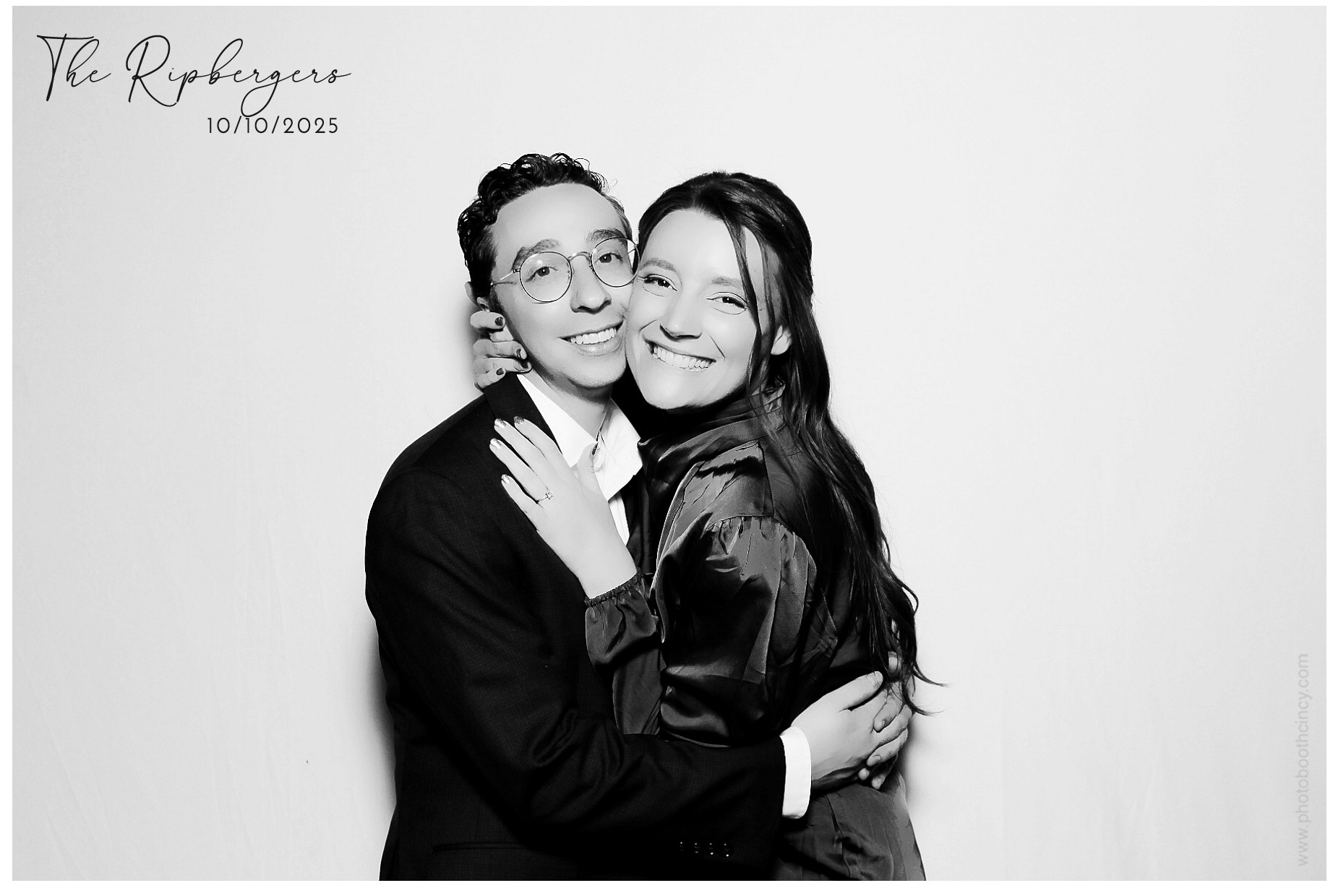 The Ripbergers | View more photos from the event at gallery.photoboothcincy.com/u/PhotoBoothCincy/The-Ripbergers