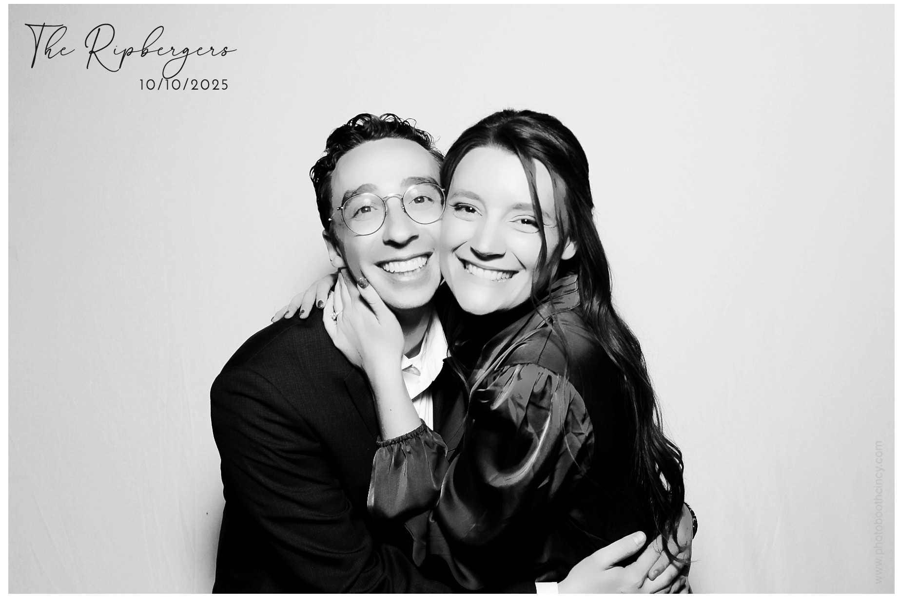 The Ripbergers | View more photos from the event at gallery.photoboothcincy.com/u/PhotoBoothCincy/The-Ripbergers