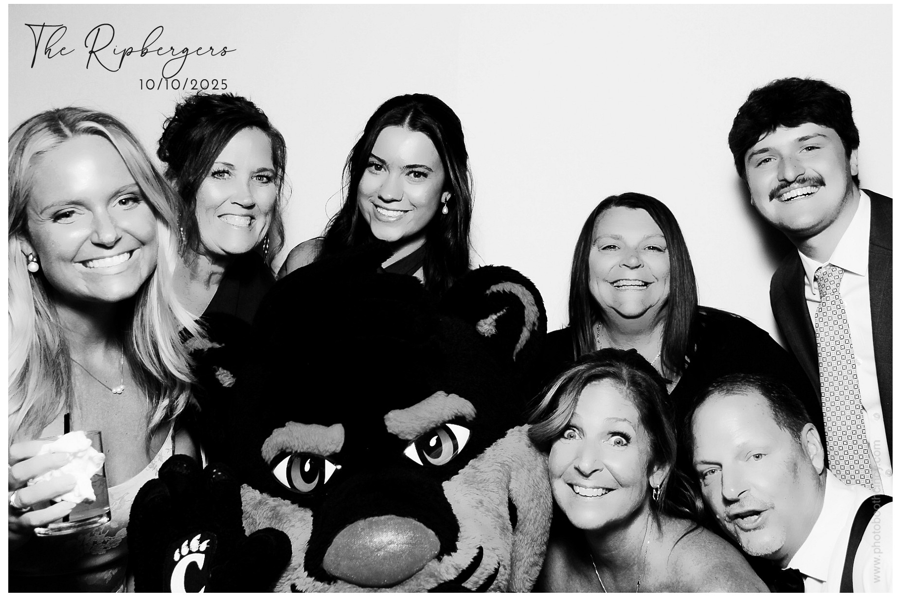 The Ripbergers | View more photos from the event at gallery.photoboothcincy.com/u/PhotoBoothCincy/The-Ripbergers