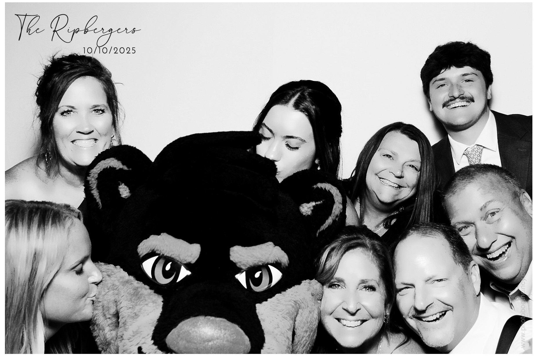 The Ripbergers | View more photos from the event at gallery.photoboothcincy.com/u/PhotoBoothCincy/The-Ripbergers
