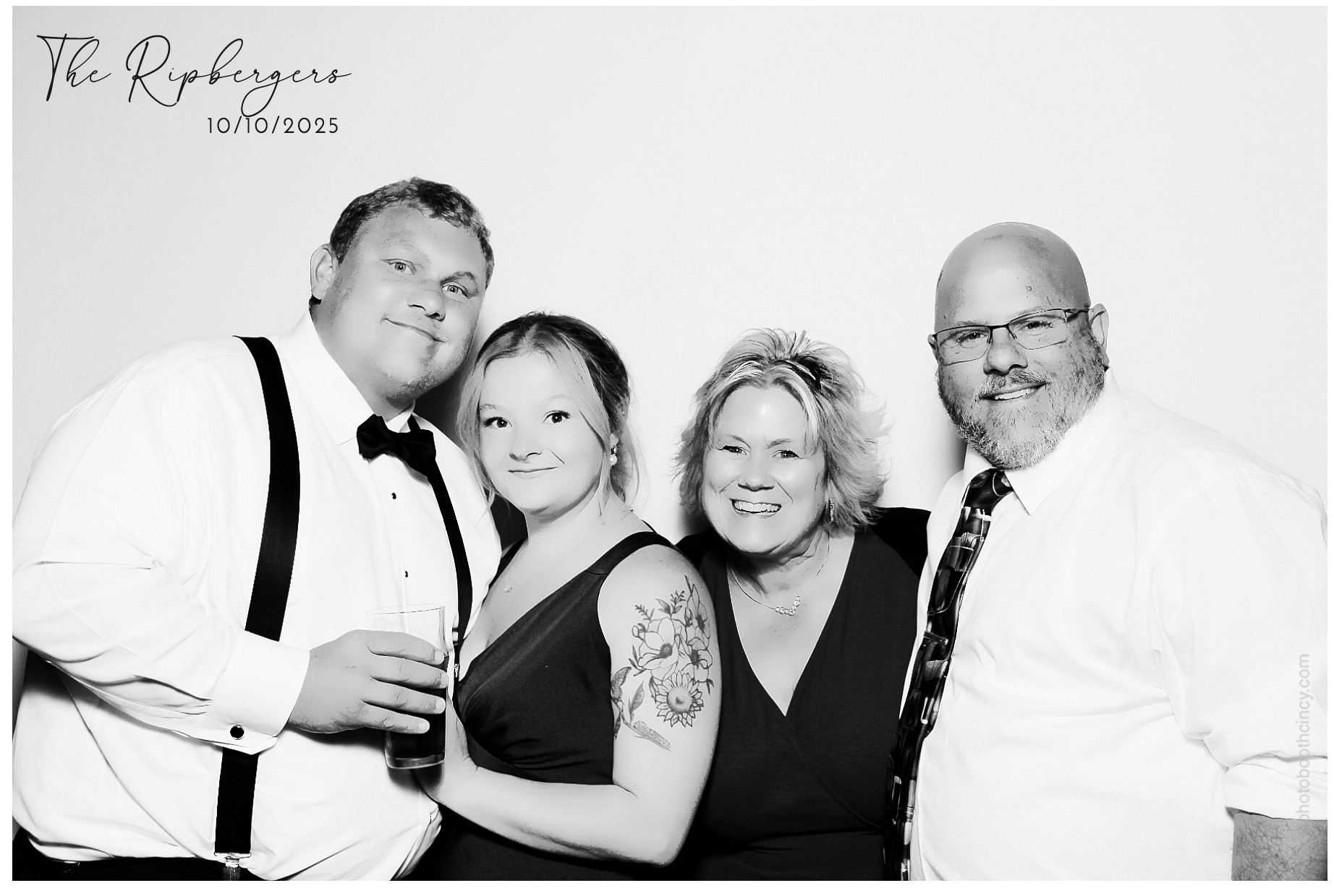 The Ripbergers | View more photos from the event at gallery.photoboothcincy.com/u/PhotoBoothCincy/The-Ripbergers