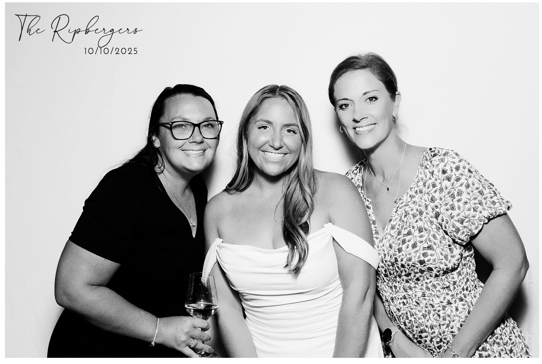 The Ripbergers | View more photos from the event at gallery.photoboothcincy.com/u/PhotoBoothCincy/The-Ripbergers