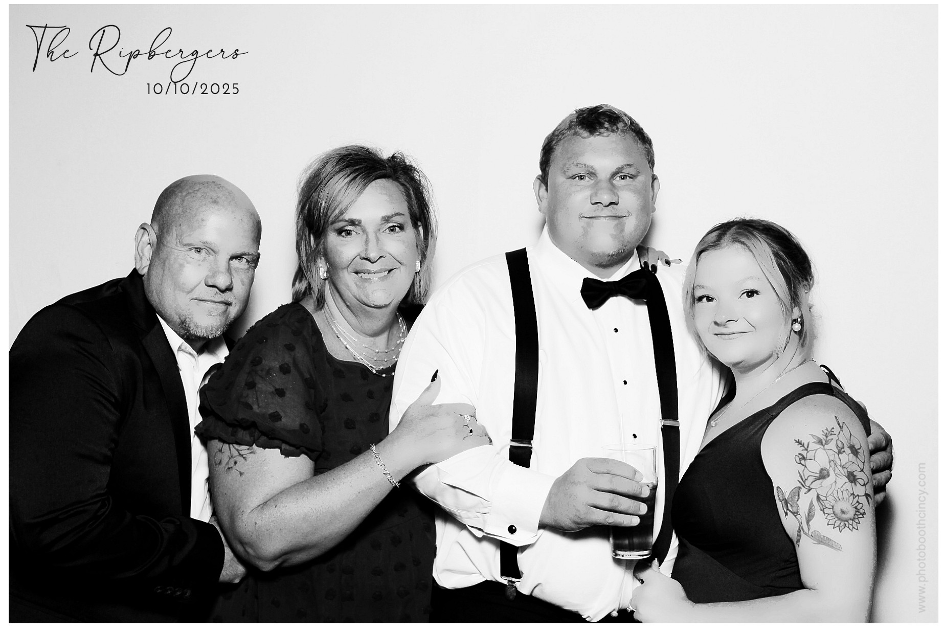 The Ripbergers | View more photos from the event at gallery.photoboothcincy.com/u/PhotoBoothCincy/The-Ripbergers