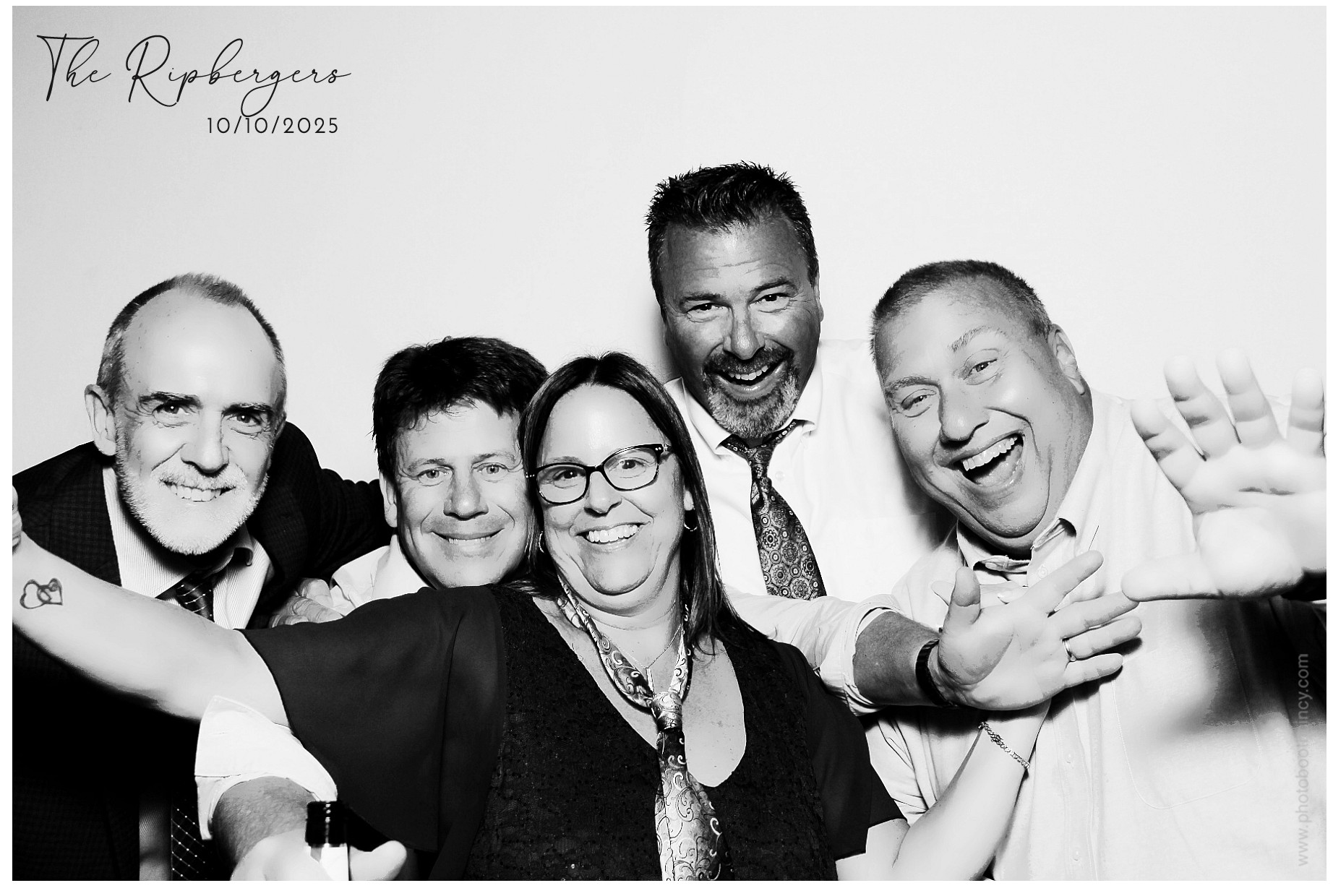 The Ripbergers | View more photos from the event at gallery.photoboothcincy.com/u/PhotoBoothCincy/The-Ripbergers