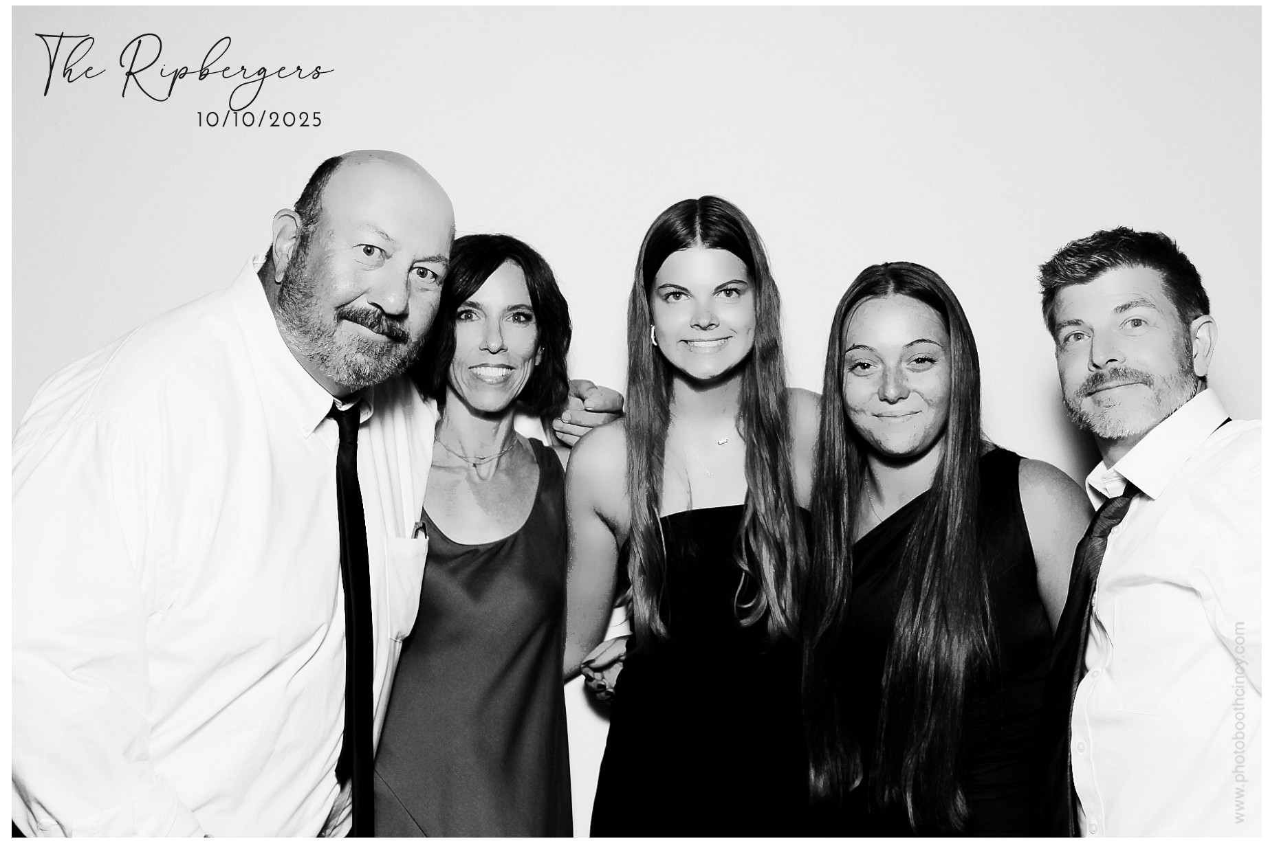 The Ripbergers | View more photos from the event at gallery.photoboothcincy.com/u/PhotoBoothCincy/The-Ripbergers