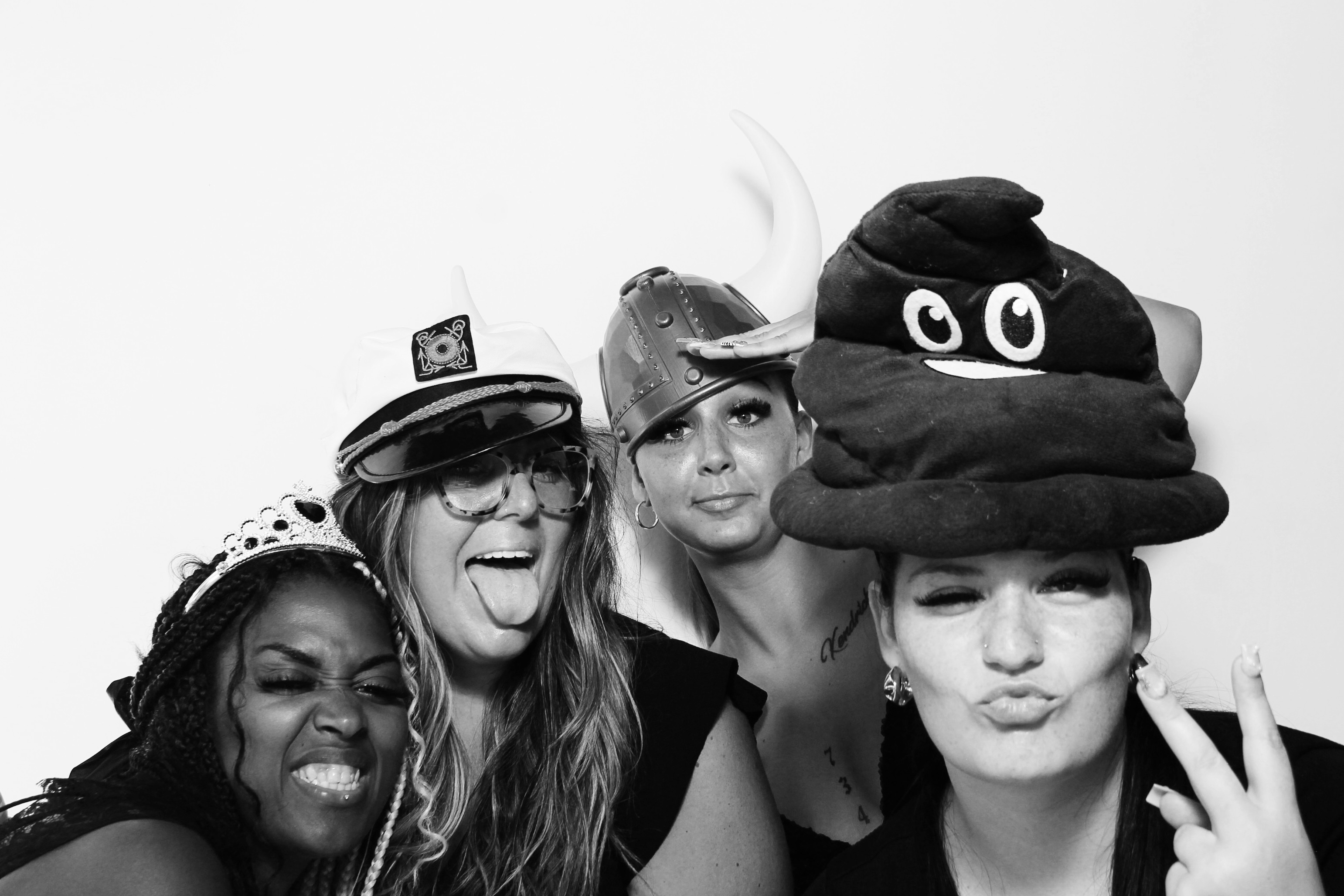 The Rothwells | View more photos from the event at gallery.photoboothcincy.com/u/PhotoBoothCincy/The-Rothwells
