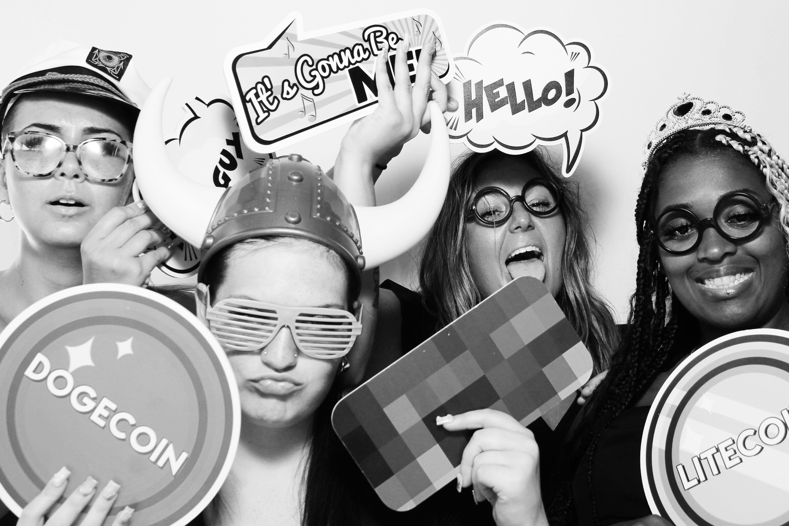 The Rothwells | View more photos from the event at gallery.photoboothcincy.com/u/PhotoBoothCincy/The-Rothwells