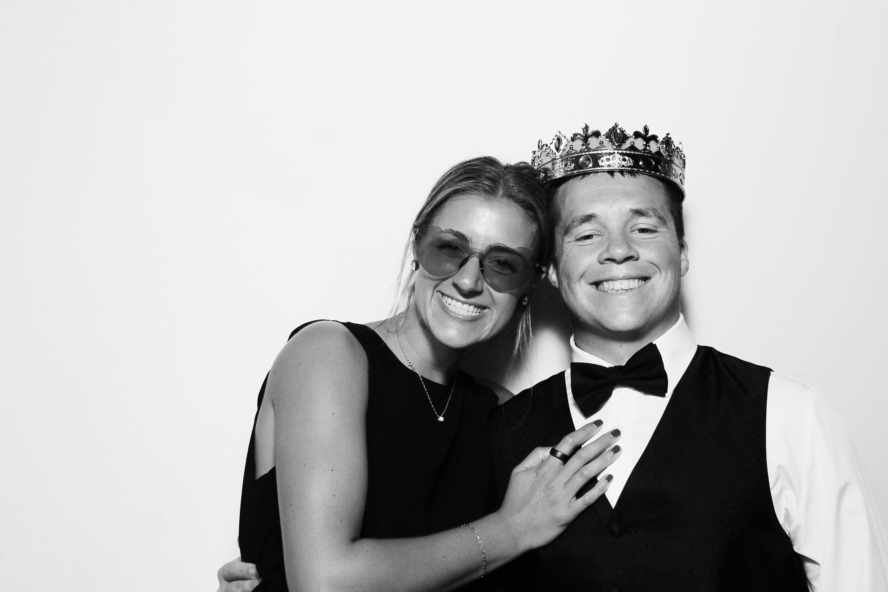 The Rothwells | View more photos from the event at gallery.photoboothcincy.com/u/PhotoBoothCincy/The-Rothwells
