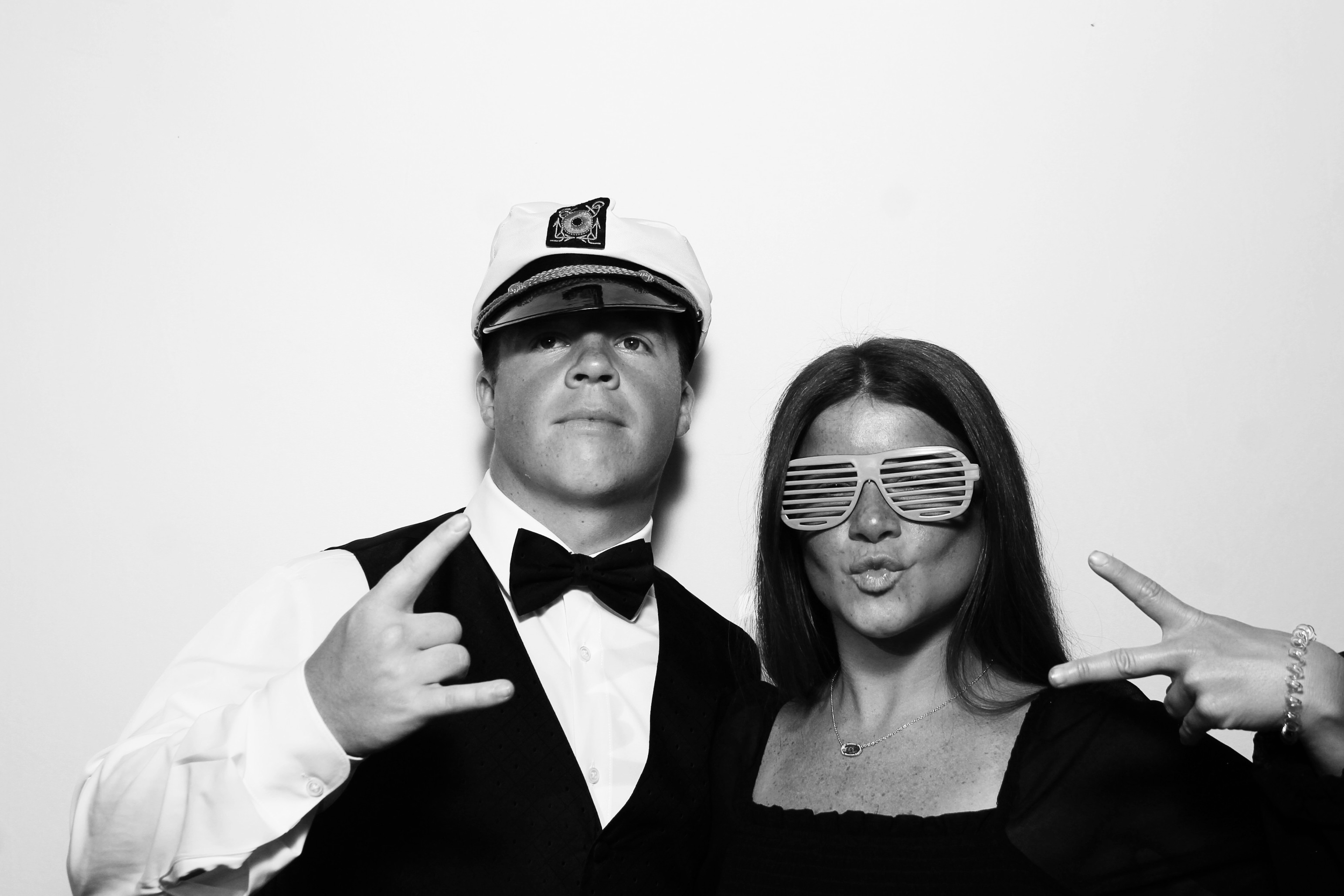 The Rothwells | View more photos from the event at gallery.photoboothcincy.com/u/PhotoBoothCincy/The-Rothwells
